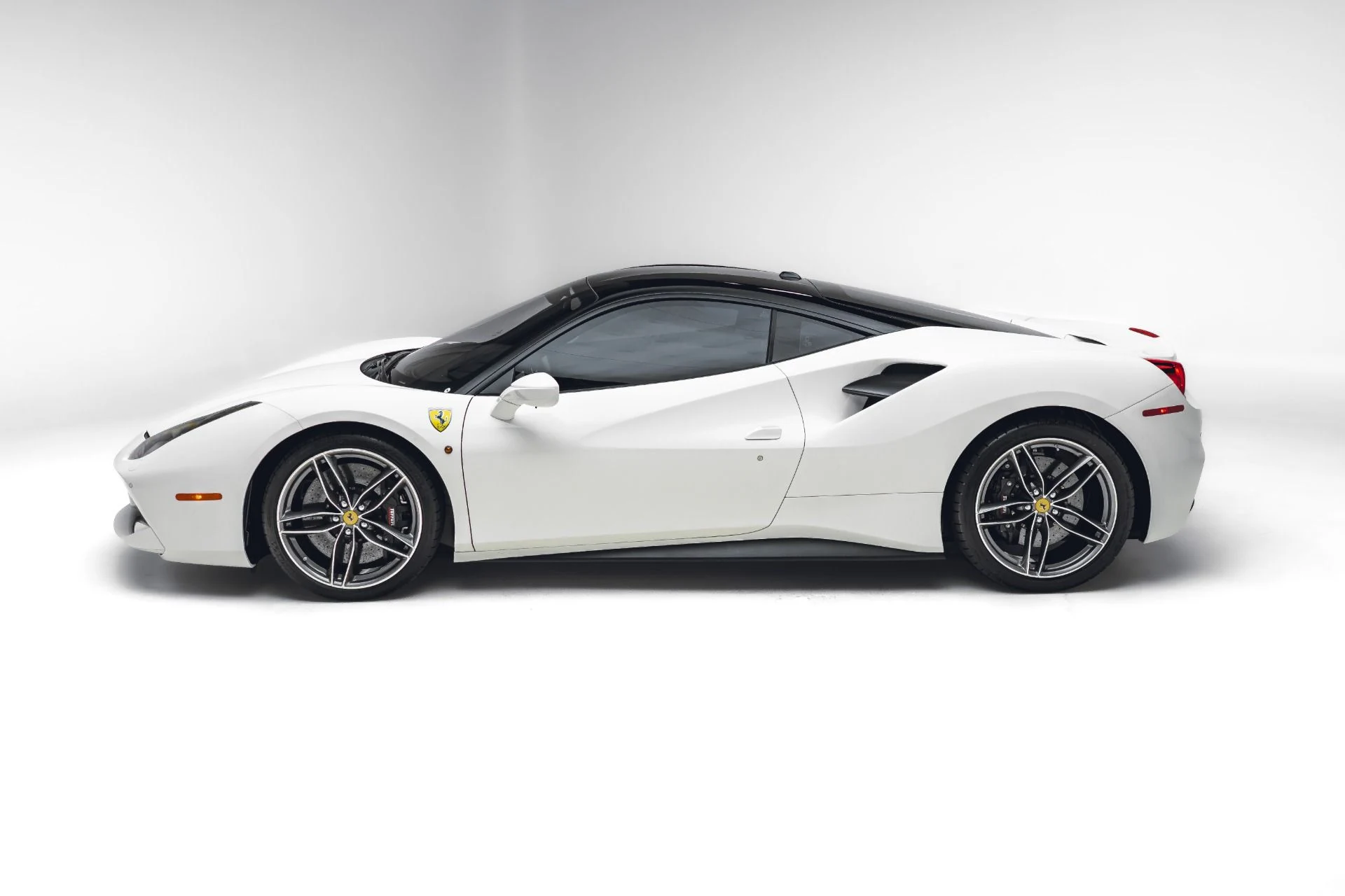 mph003_312792137_Used_2018_Ferrari_488_GTB_1781823441_6f0ea2ec10