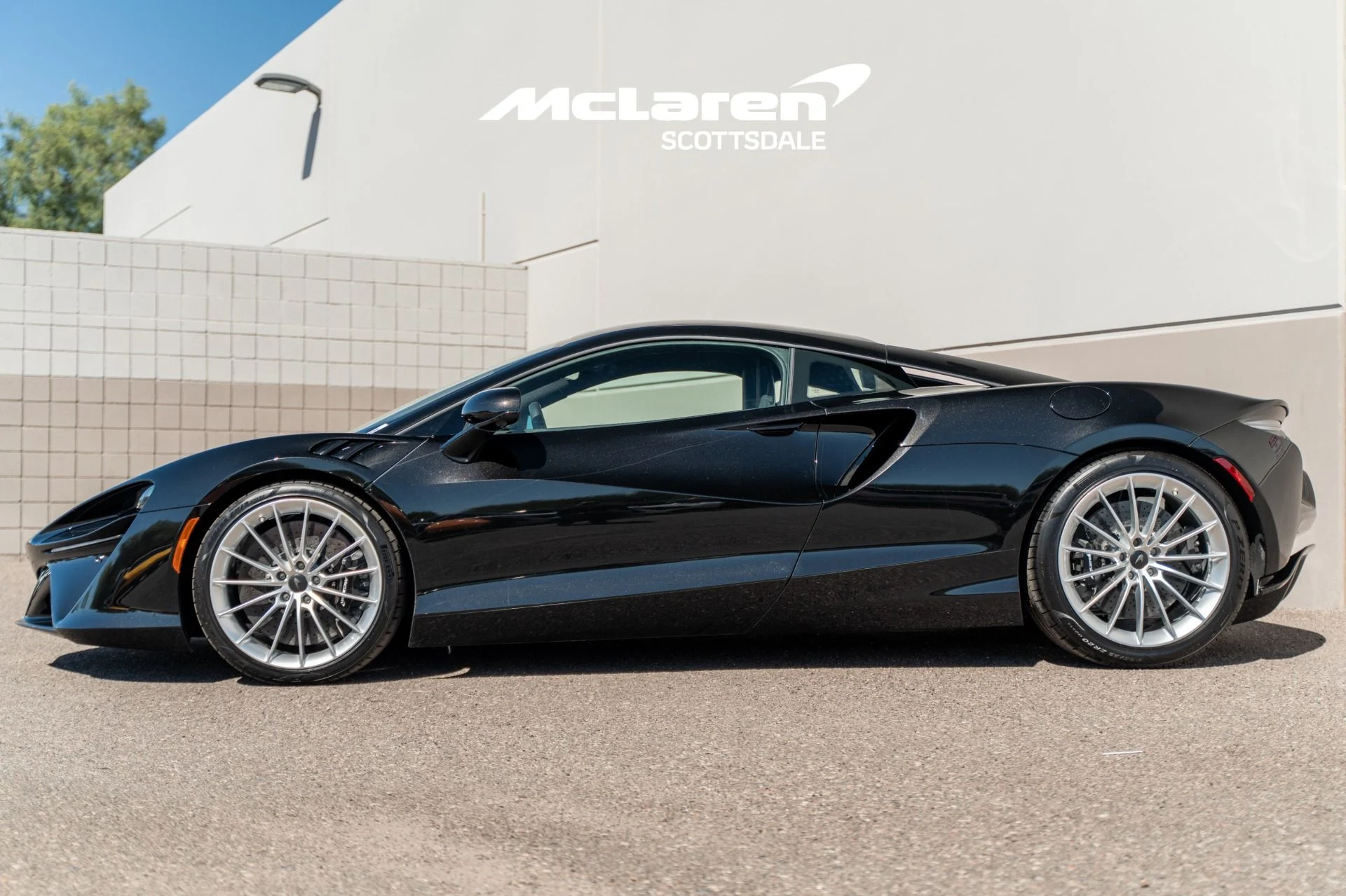 mph003_3129085740_Used_2025_MCLAREN_ARTURA_1759477334_f9fed415dc