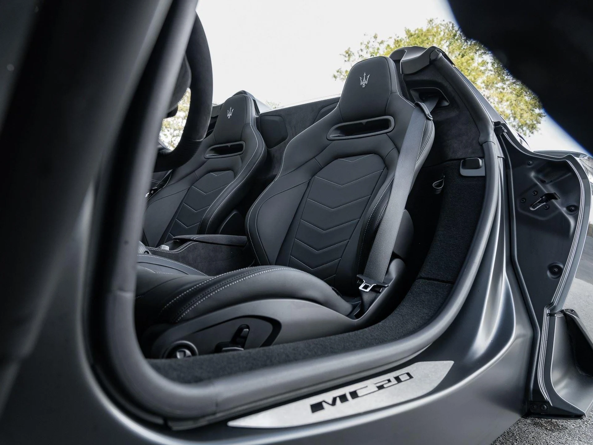 mph003_3131135392_Used_2023_Maserati_MC_20_Cielo_1773864335_9a7e99f10e