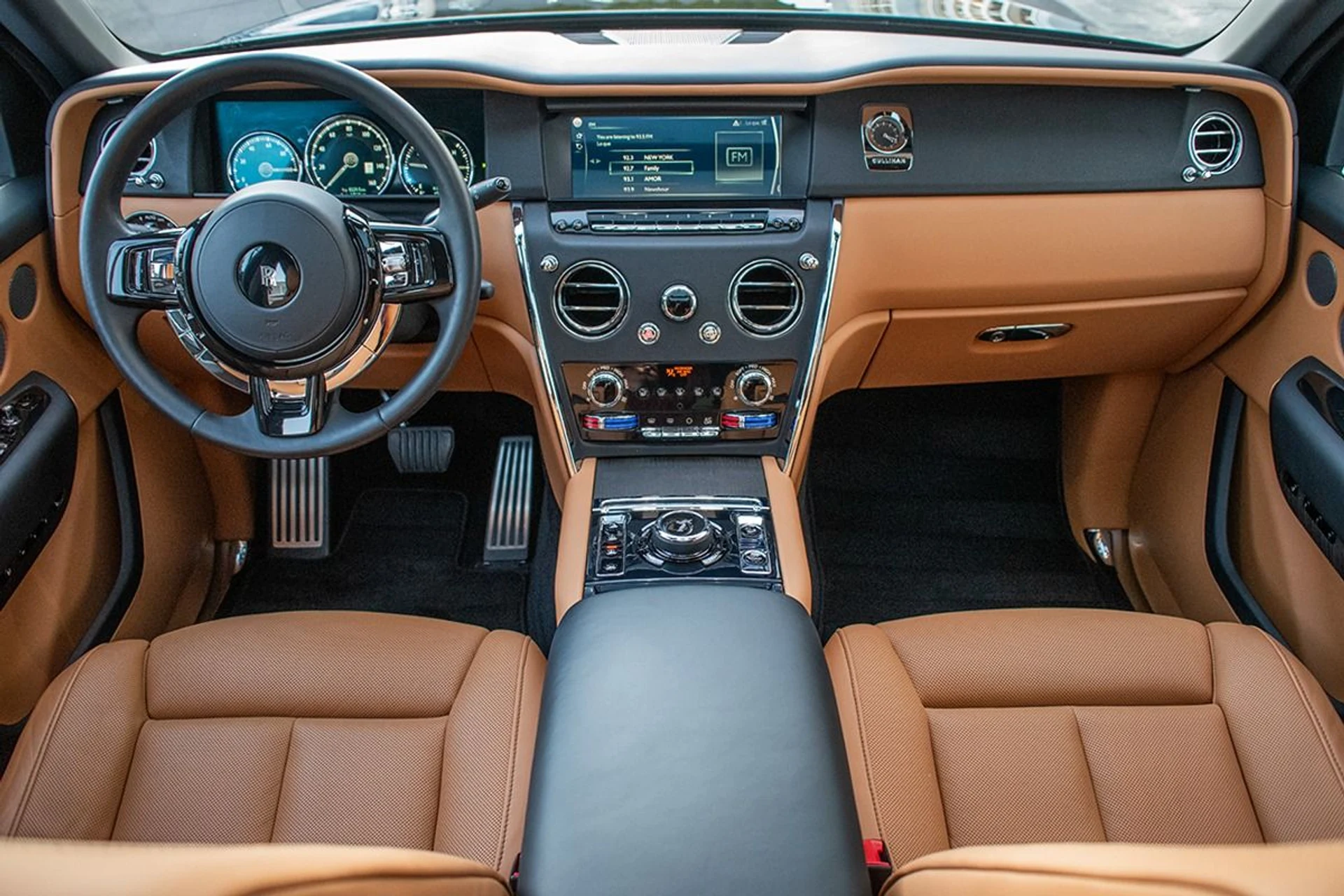 mph003_3139761503_Used_2019_Rolls_Royce_Cullinan_1739029975_382ee1411b