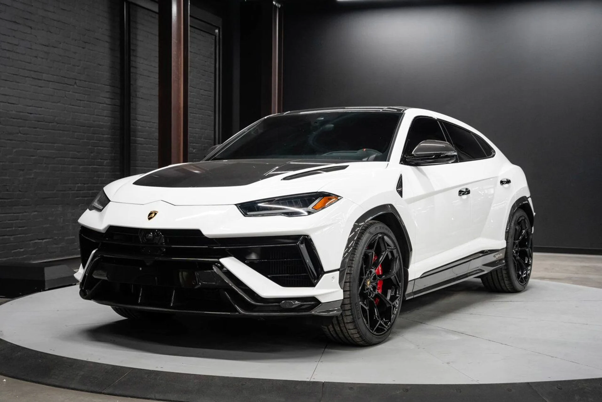 mph003_3142552046_lamborghini_urus_2023_36e9092f5d