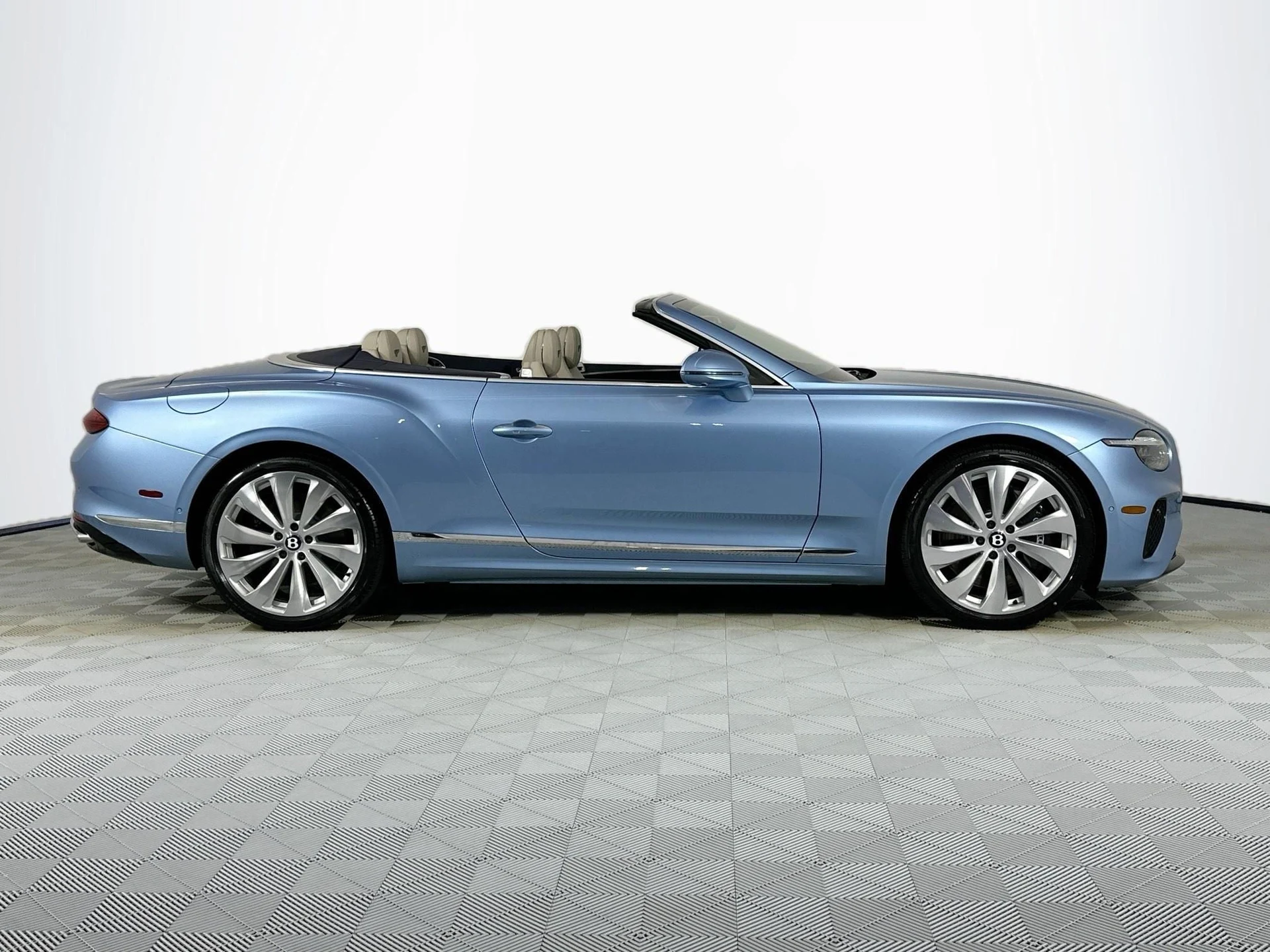 mph003_3158778772_4_201f4f396e