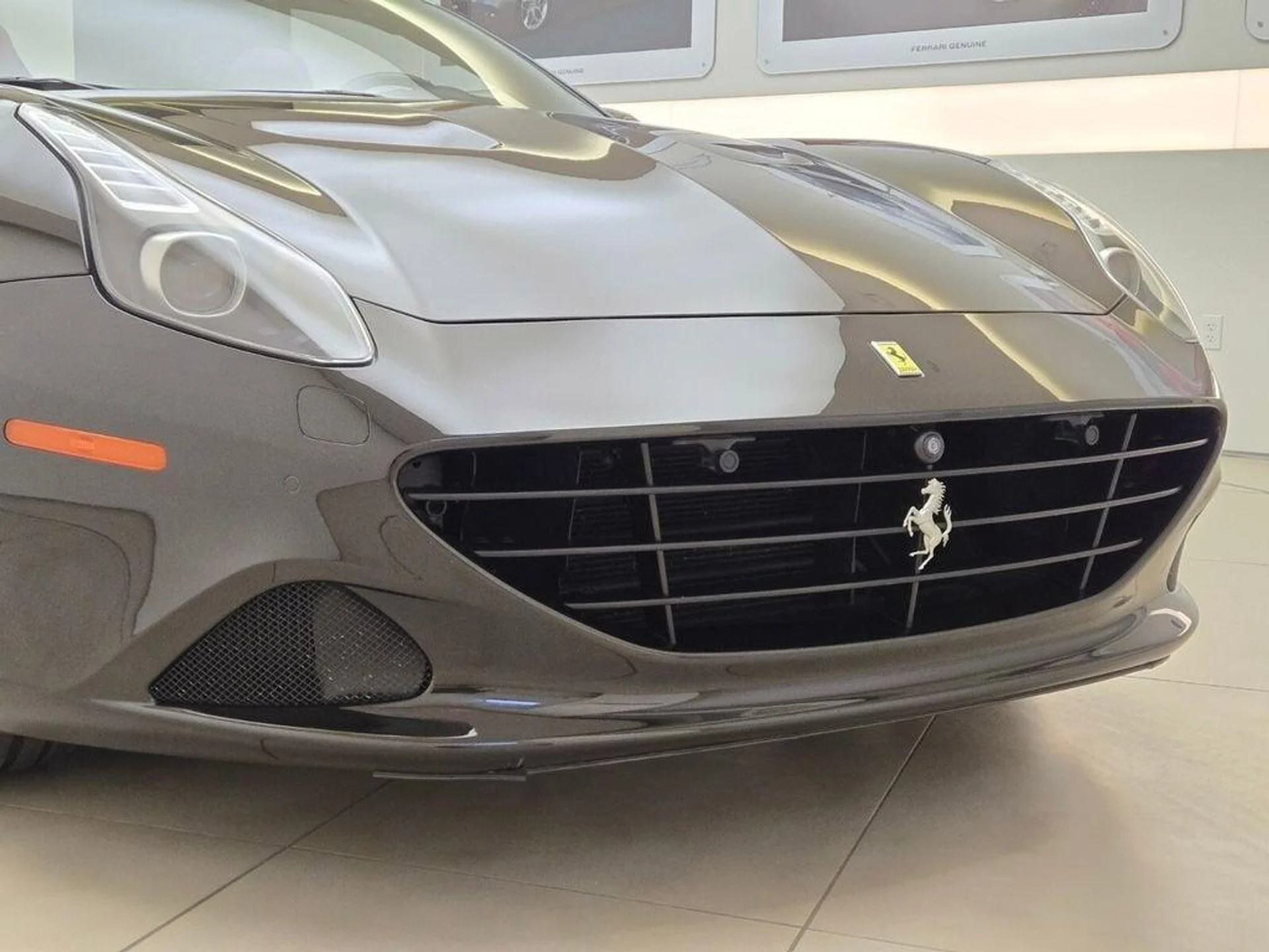 mph003_3163102150_Used_2015_Ferrari_California_T_1776503249_940e3bcdd1
