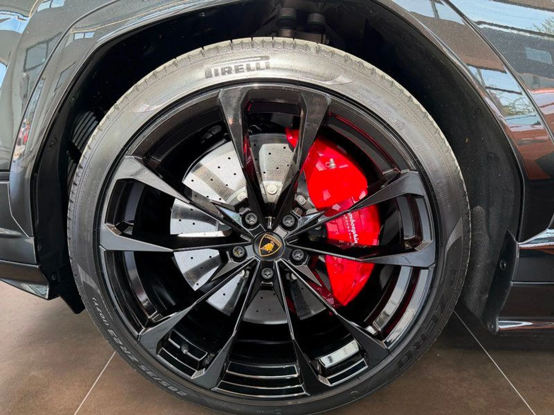 mph003_3164091591_38088914_07411_2024_lamborghini_urus_004_cff899c54a