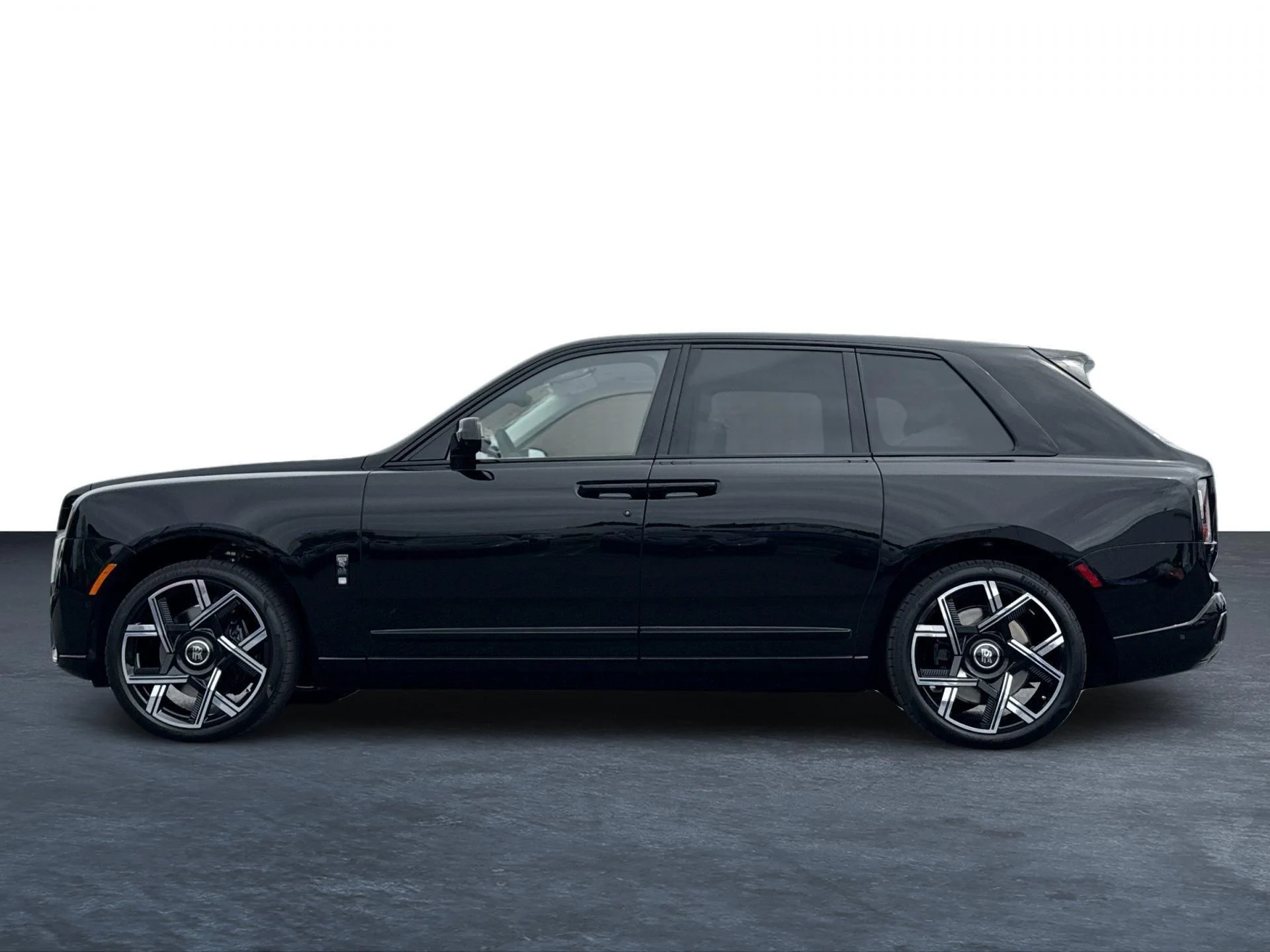 mph003_3165222595_New_2027_Rolls_Royce_Cullinan_Black_Badge_1787905699_3a8e41d9f8