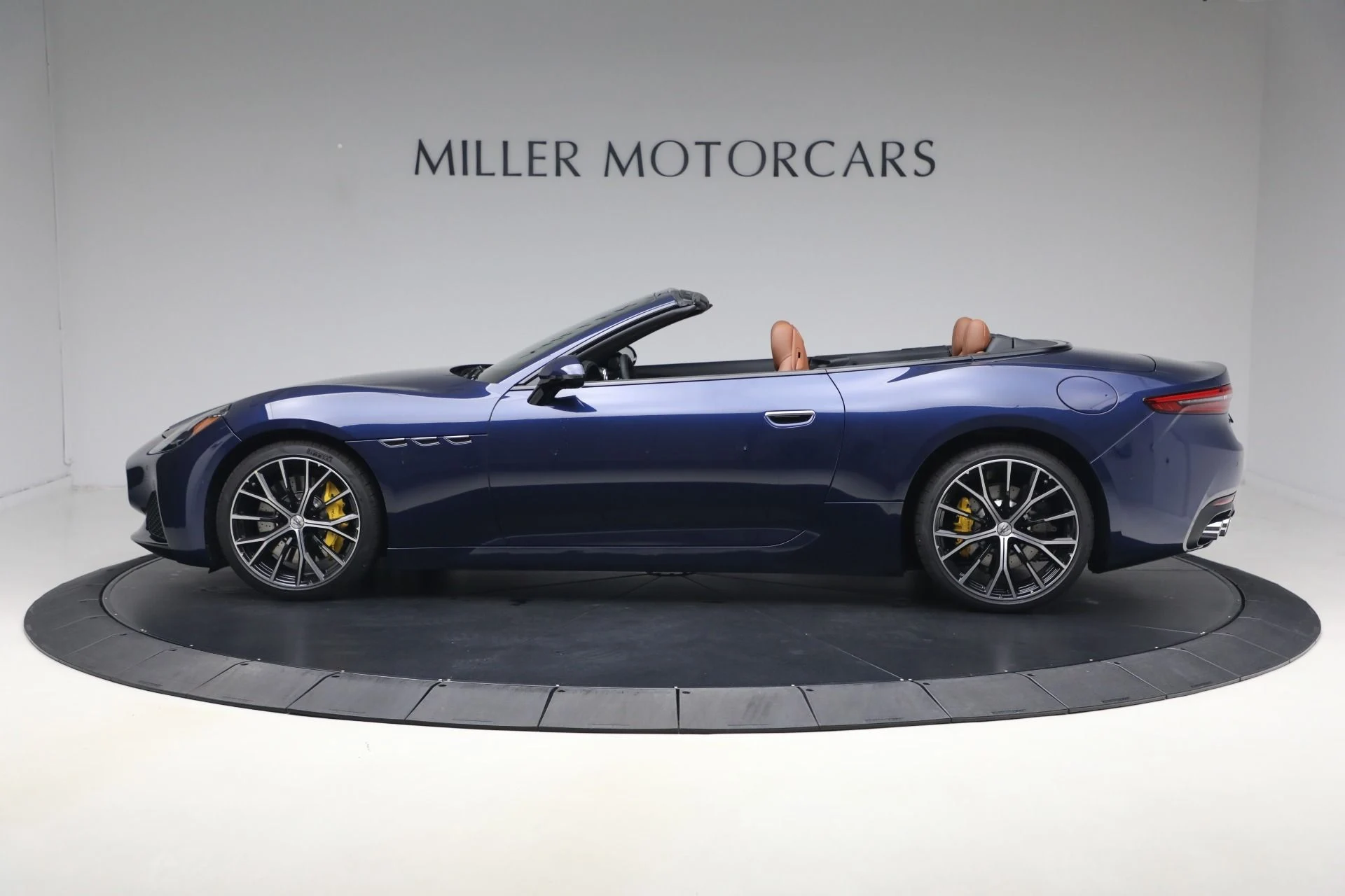 mph003_3165930940_New_2026_Maserati_Gran_Cabrio_1777996070_5518a91c12