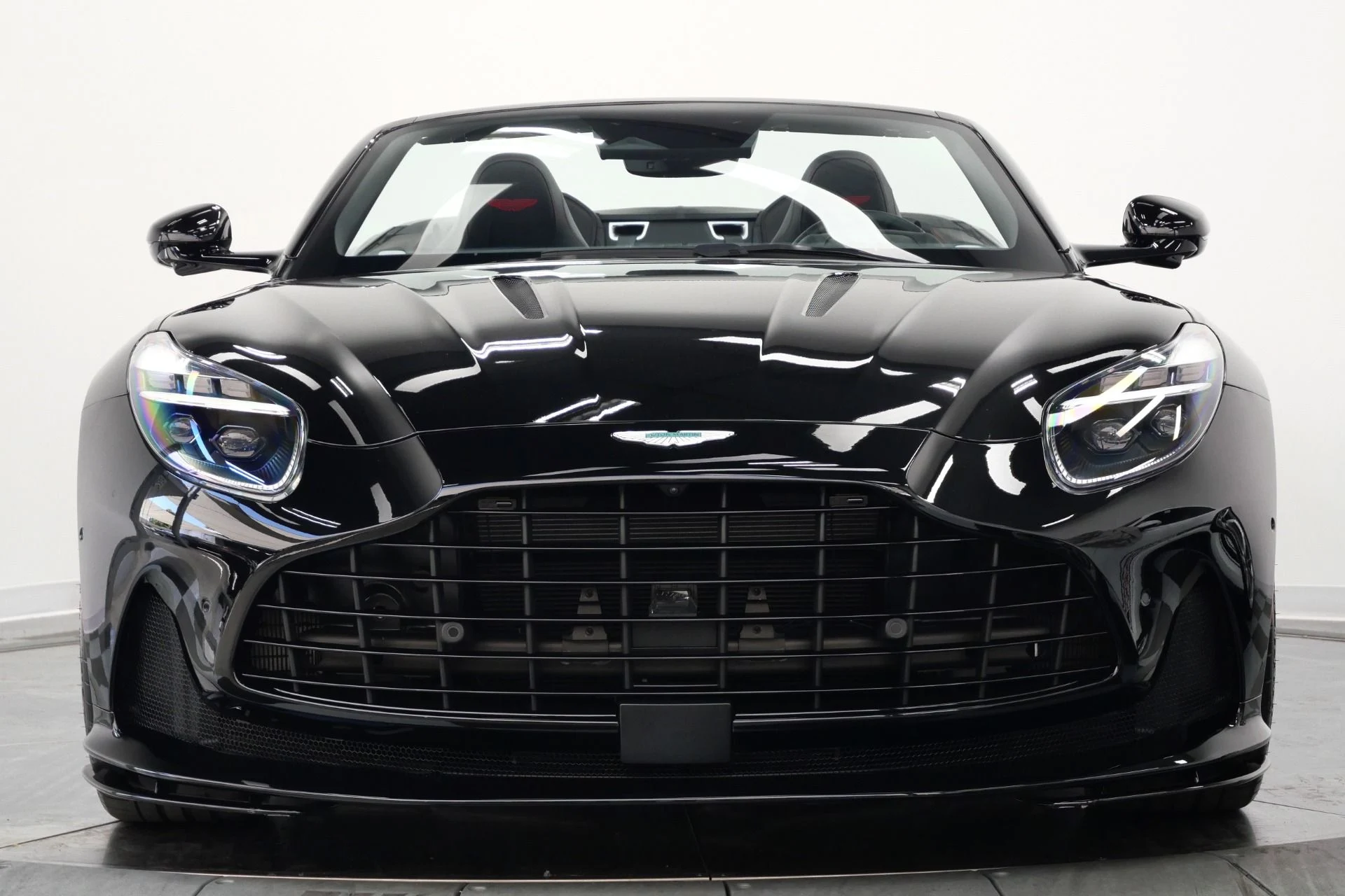 mph003_3167737890_Used_2025_Aston_Martin_DB_12_Volante_Inspire_Sport_Interior_Upper_and_Lower_Black_Packs_1778172034_2b79185c8d