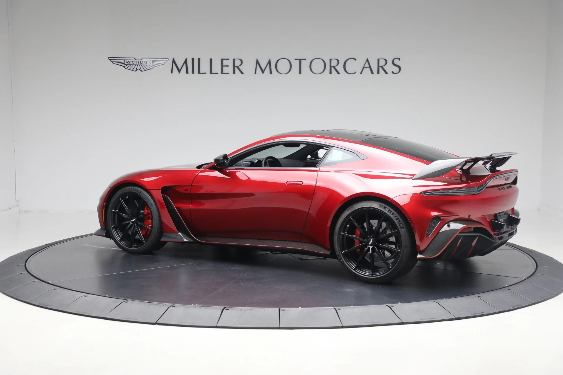 mph003_3167960945_Used_2023_Aston_Martin_Vantage_V12_206864ec16