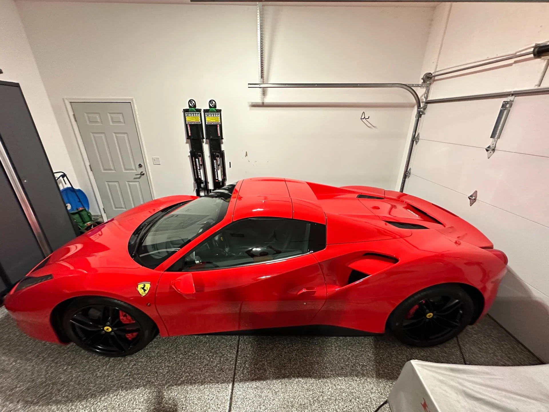 mph003_3170501844_Used_2018_Ferrari_488_Spider_1752615318_4abbe96d7a