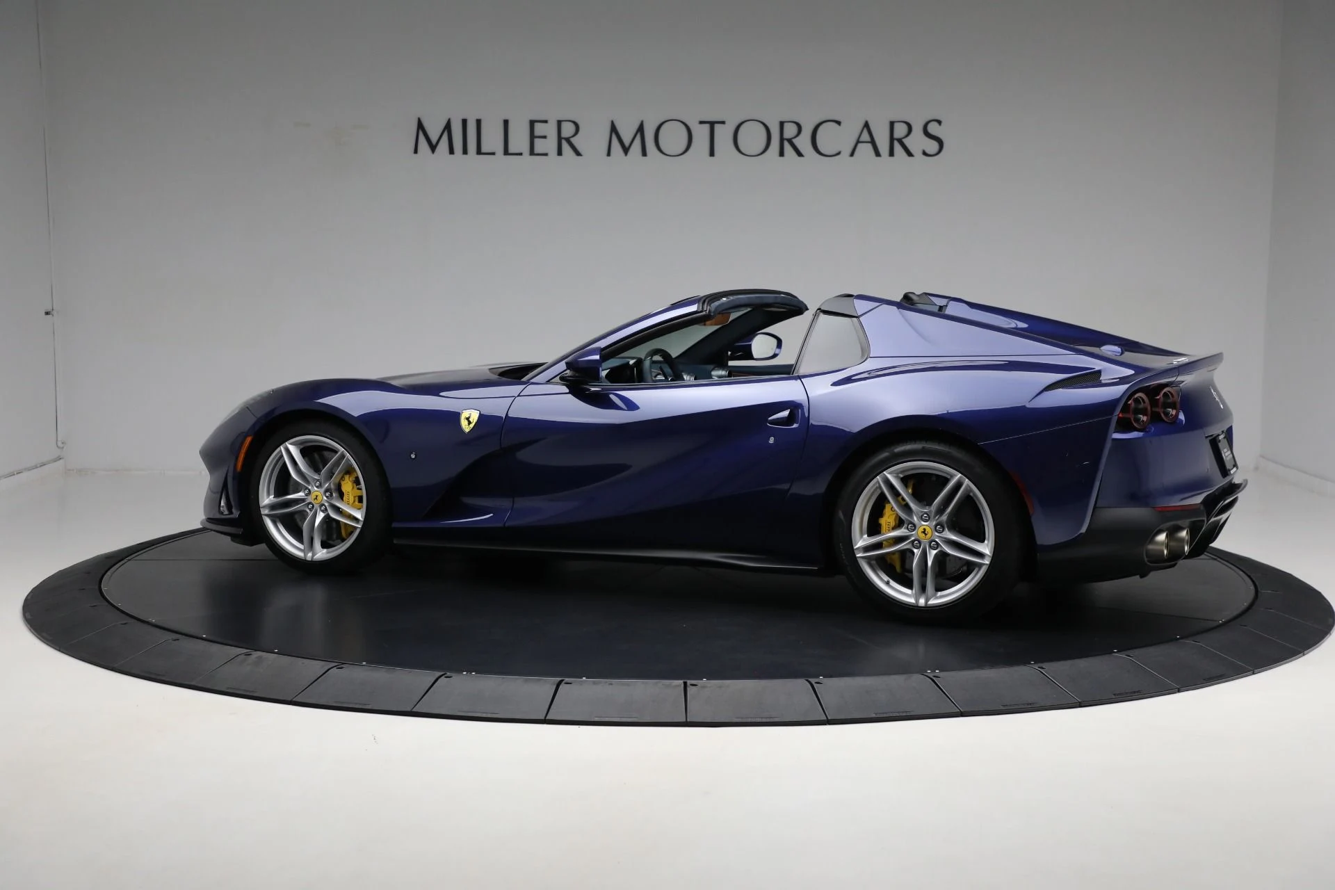 mph003_317084141_Used_2023_Ferrari_812_GTS_4d3effba06