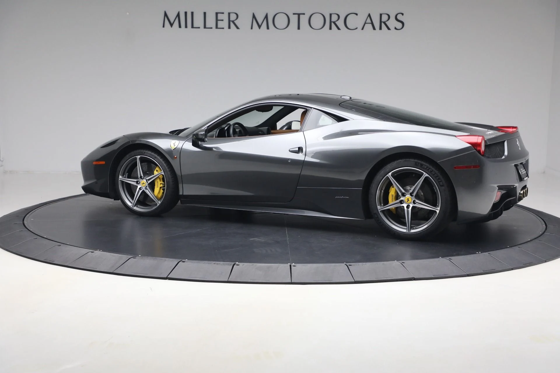 mph003_3172193730_Used_2012_Ferrari_458_Italia_1781555237_8a2894f828