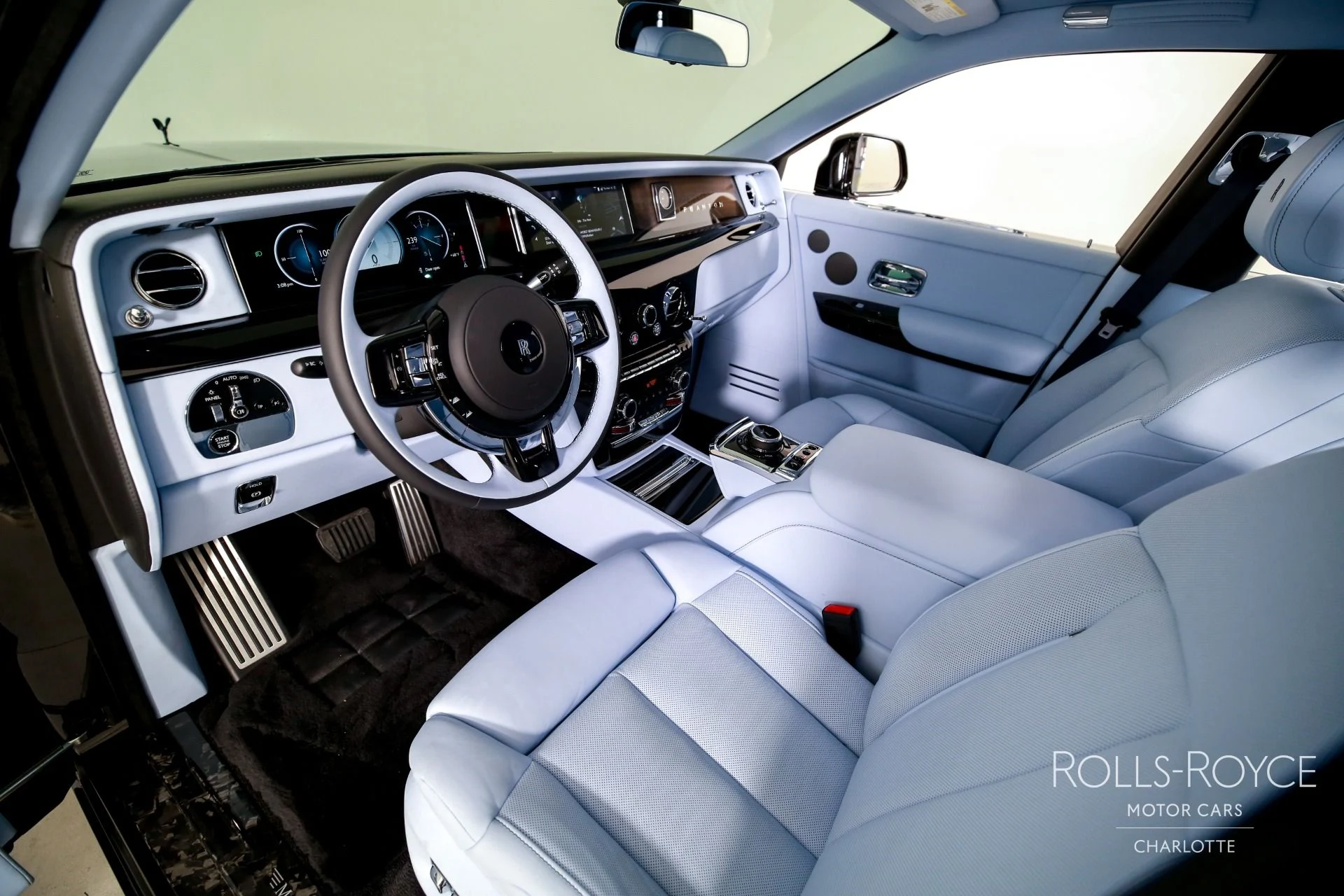 mph003_3173251519_Used_2026_Rolls_Royce_Phantom_1776091031_b15e572ade