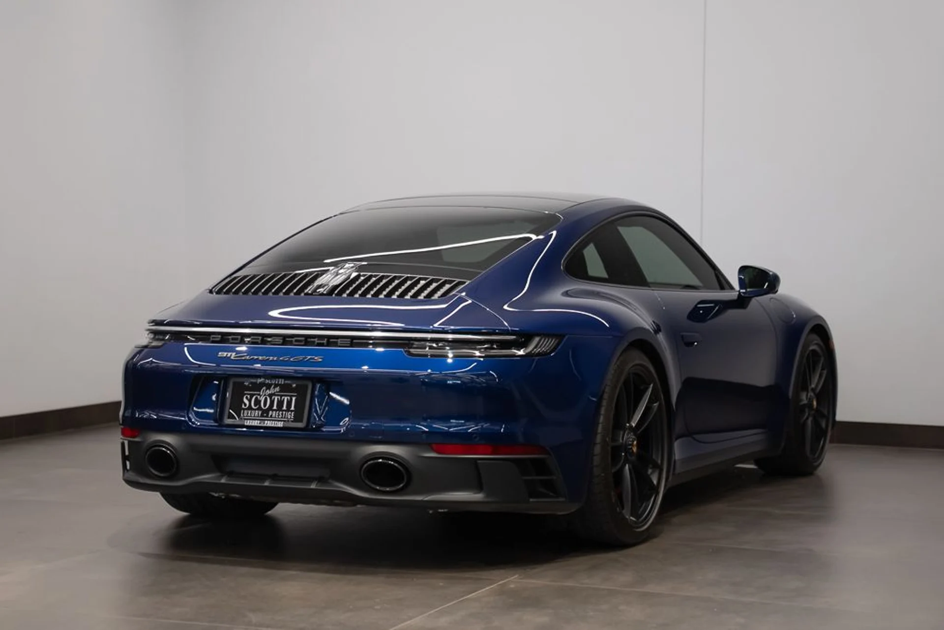 mph003_318647117_porsche_911_2023_jpg_v_1778782420_dd84983fba