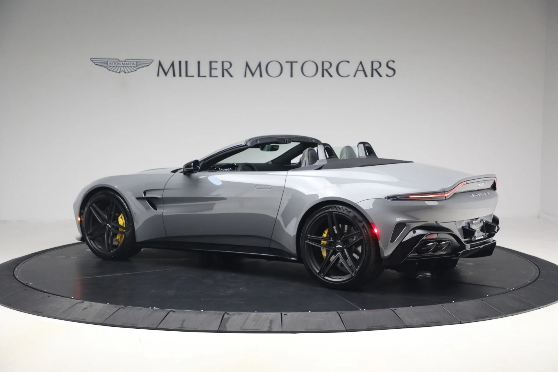 mph003_3202166433_New_2026_Aston_Martin_Vantage_Roadster_1790027458_ff8b1b2422