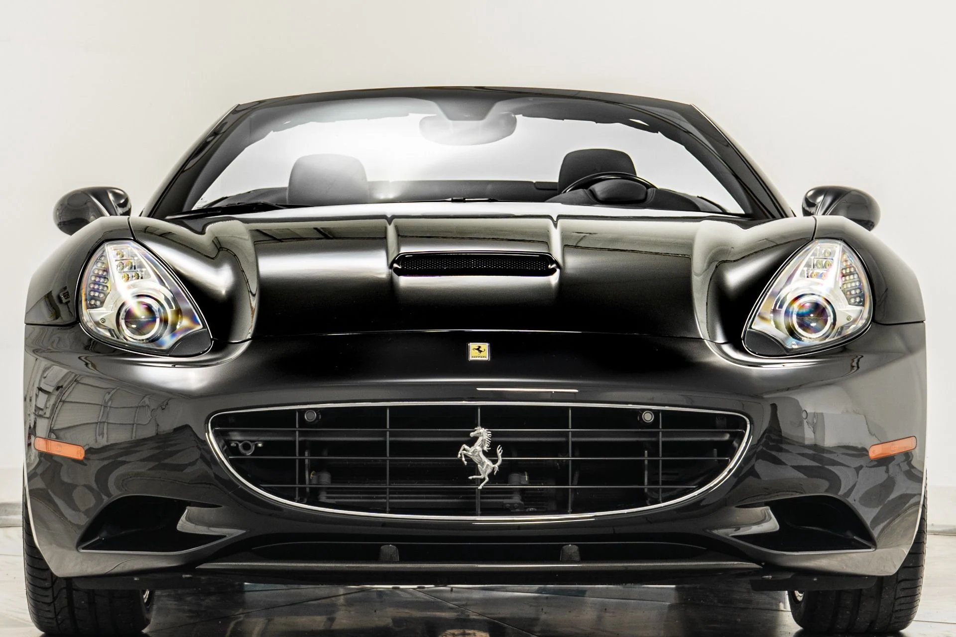 mph003_3203712216_Used_2011_Ferrari_California_1760563898_843737d4aa
