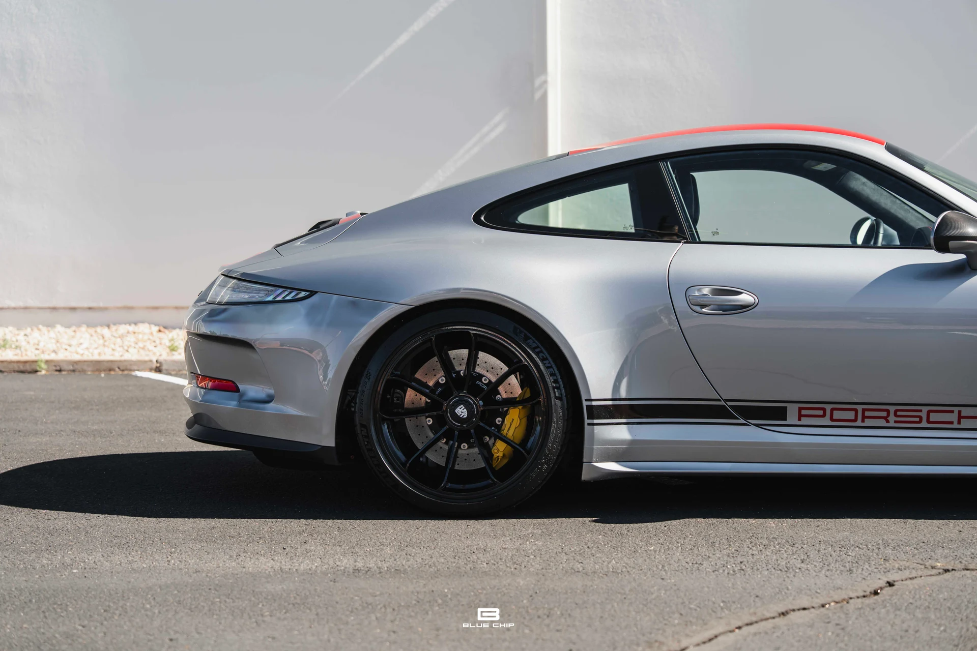 mph003_3205081274_6a2c7e05f60e4708caebfacc_2016_Porsche_911_R_04_ea4c999f9f
