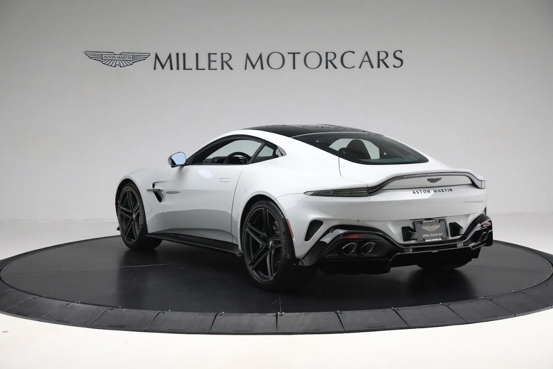 mph003_3208065759_New_2025_Aston_Martin_Vantage_14dc772d40