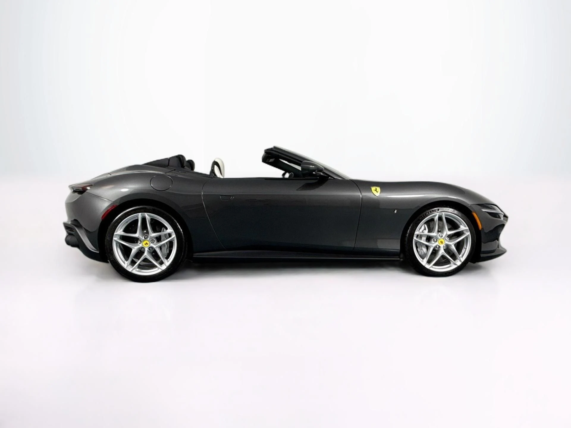 mph003_3209147862_Used_2025_Ferrari_Roma_Spider_1783621639_b0767c2425
