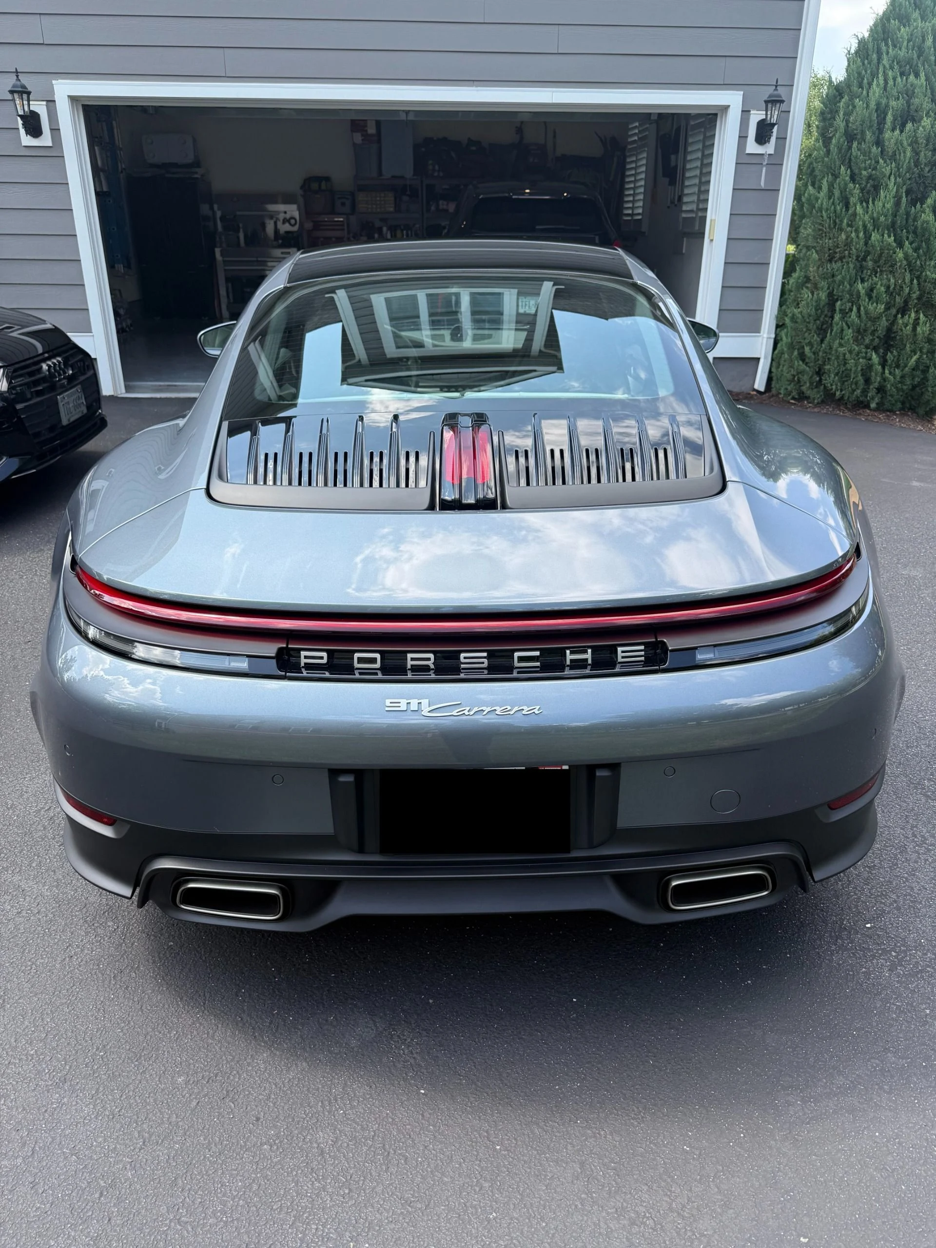 mph003_3212937619_Used_2025_Porsche_911_Carrera_1754436512_b646b5b0da