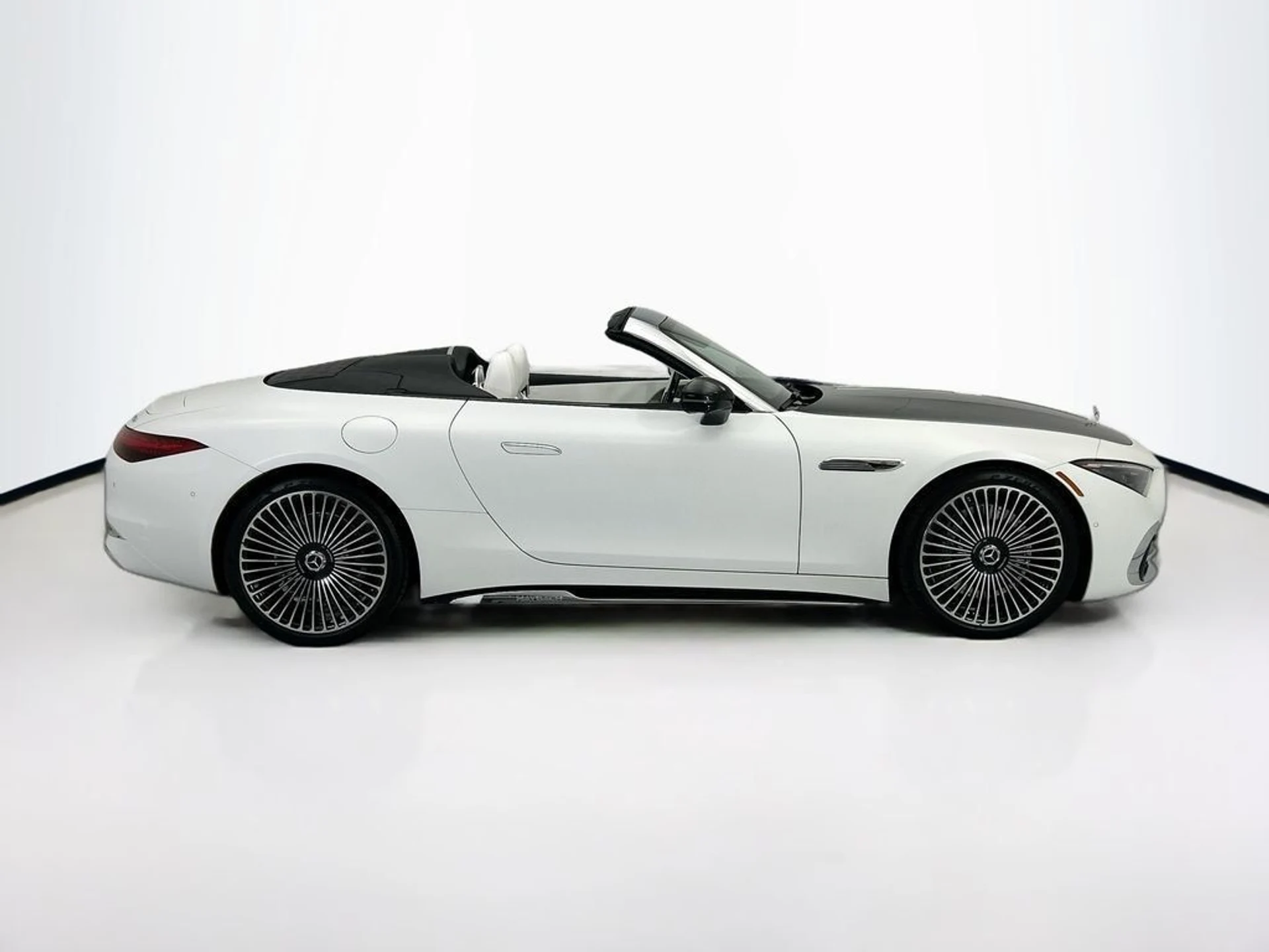 mph003_3214988404_used_2026_mercedes_benz_sl_maybachsl680monogramseriesroadster_8119_23003941_4_1024_c282a00ec5