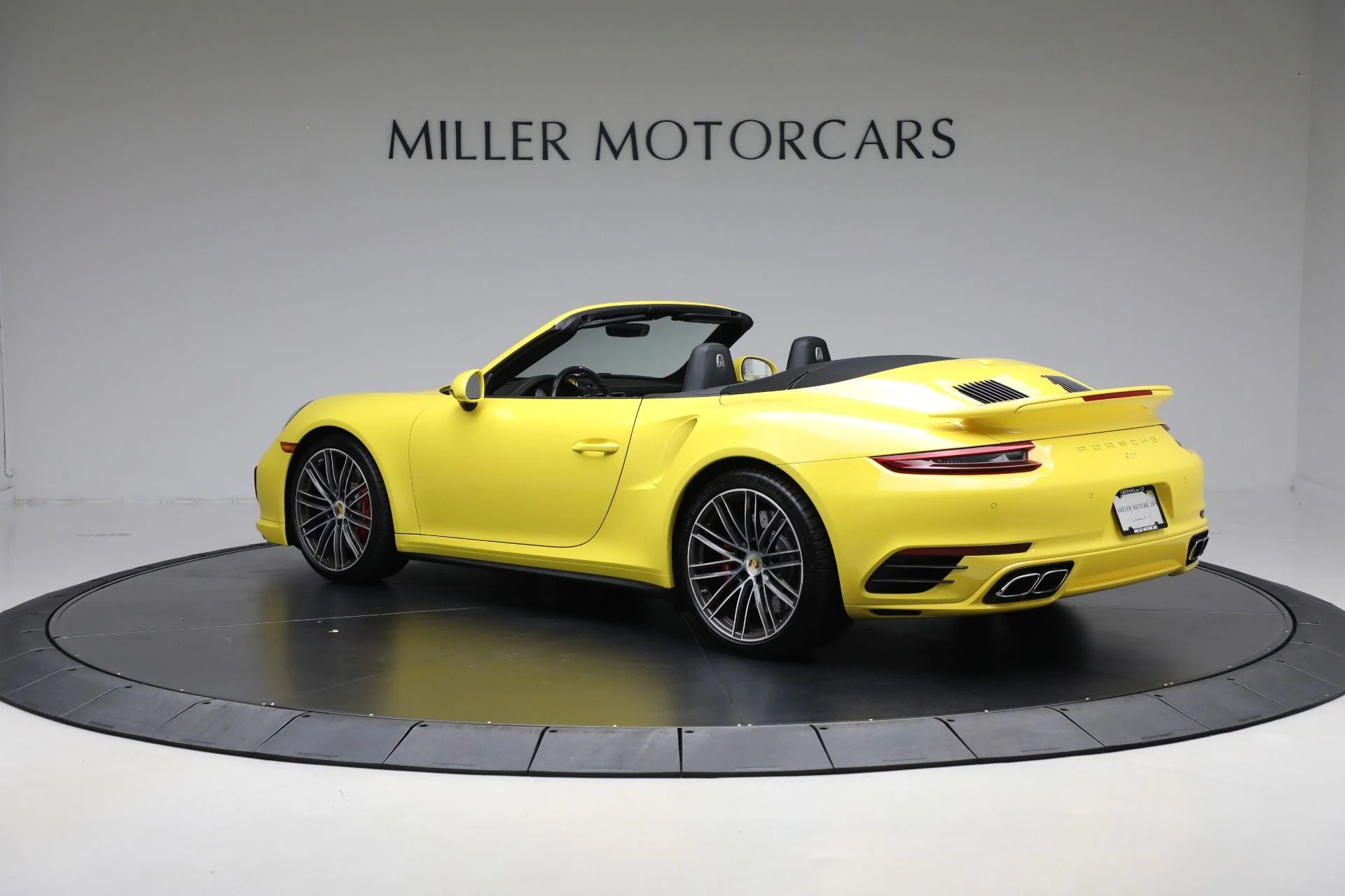 mph003_3217811658_Used_2017_Porsche_911_Turbo_Cabriolet_292c1eb29a