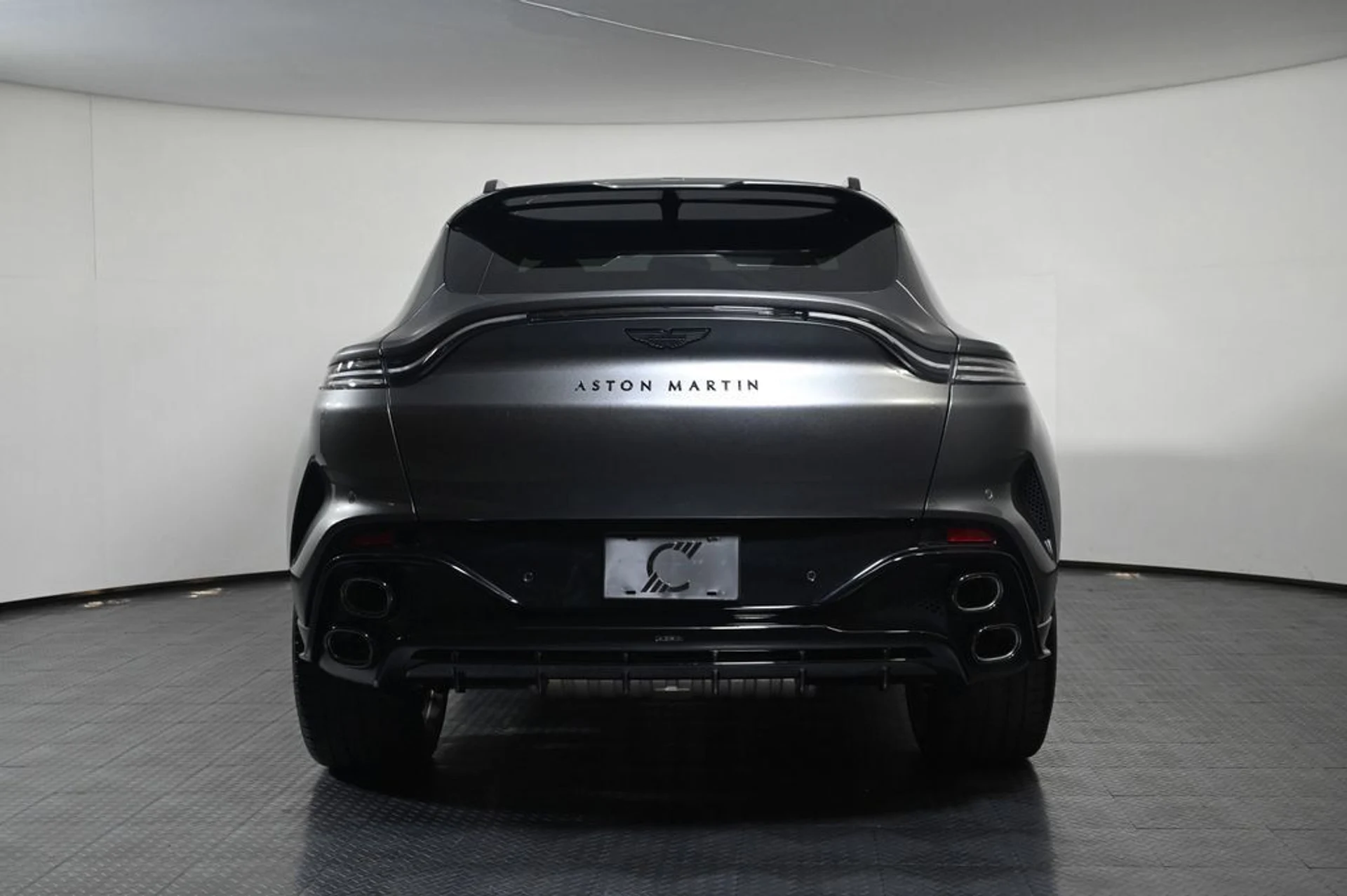 mph003_3219546283_new_2026_aston_martin_dbx_sawd_11350_23029728_4_1024_3b722e9a01