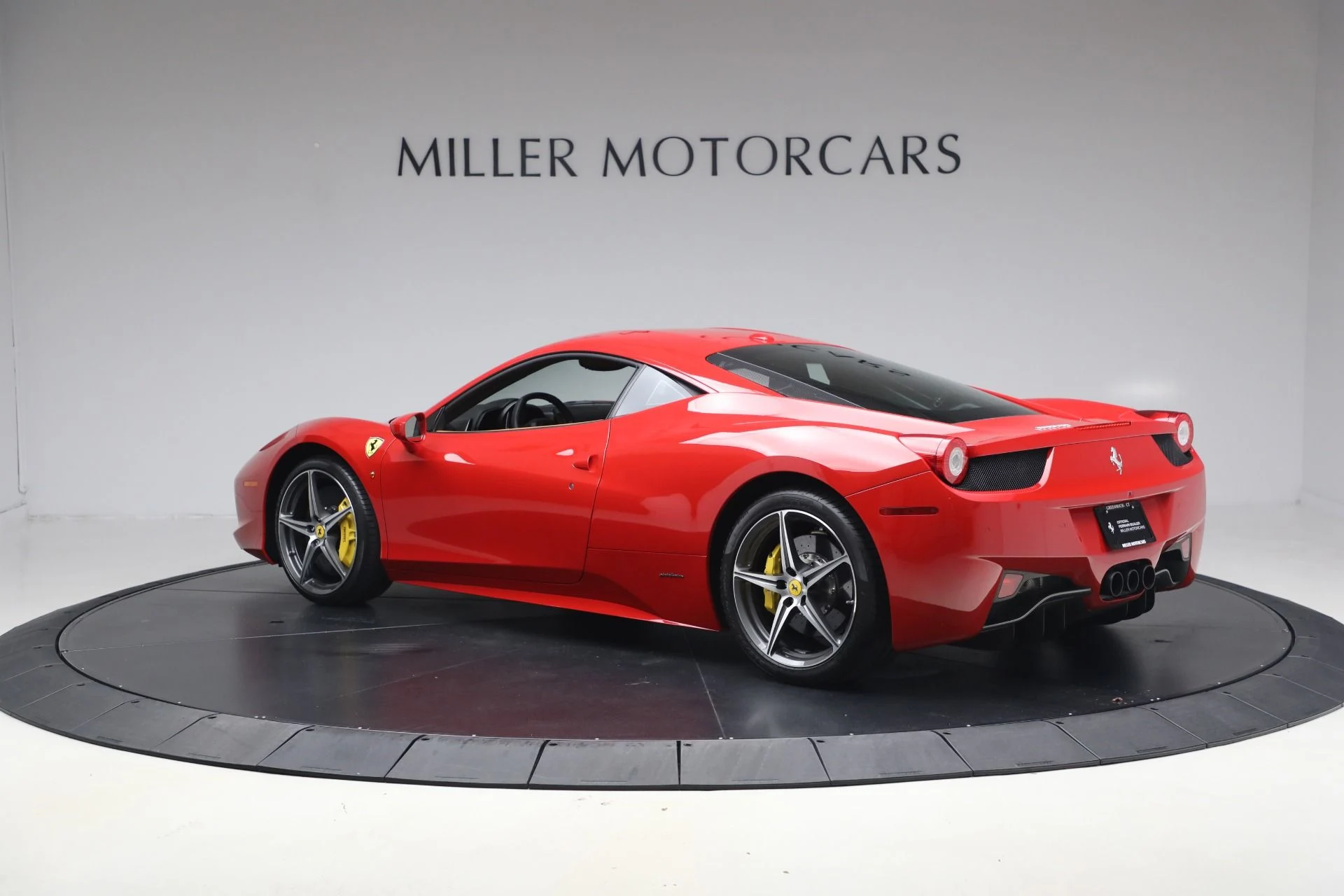 mph003_3220656297_Used_2015_Ferrari_458_Italia_1765054143_75745963e2