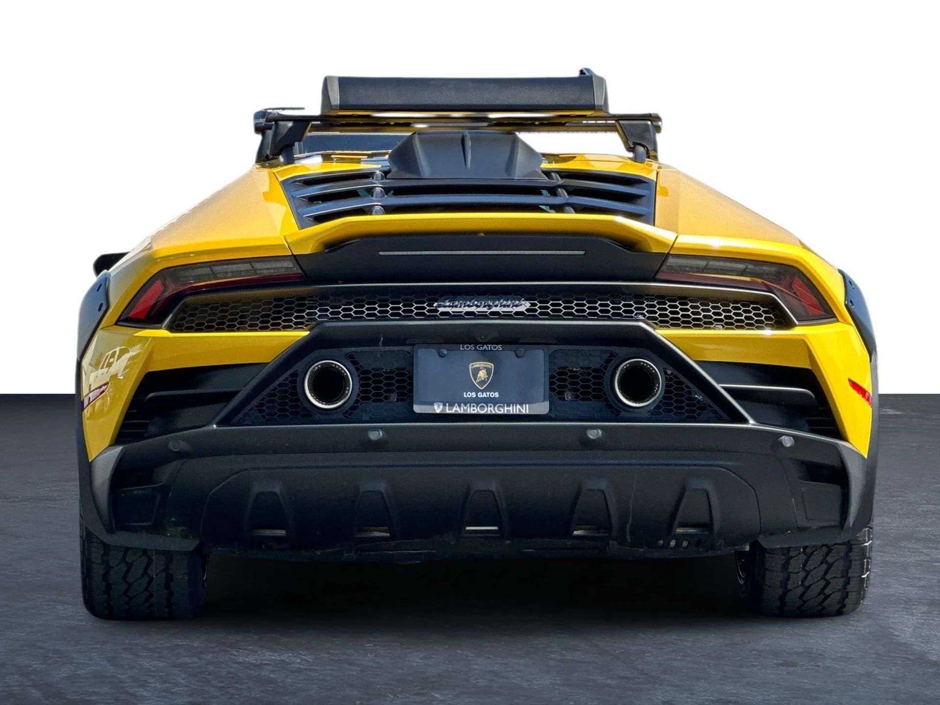 mph003_3224893317_Used_2023_Lamborghini_Huracan_Sterrato_Base_1747423526_a7ce808d6d