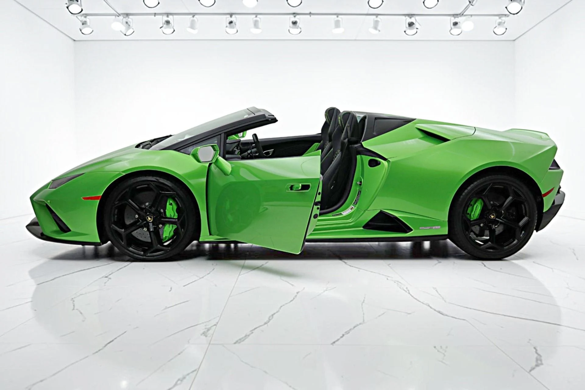 mph003_3234210428_Used_2023_Lamborghini_Huracan_EVO_Spyder_RWD_SELEZIONE_PRE_OWNED_CERTIFIED_1ad0f0f7cd