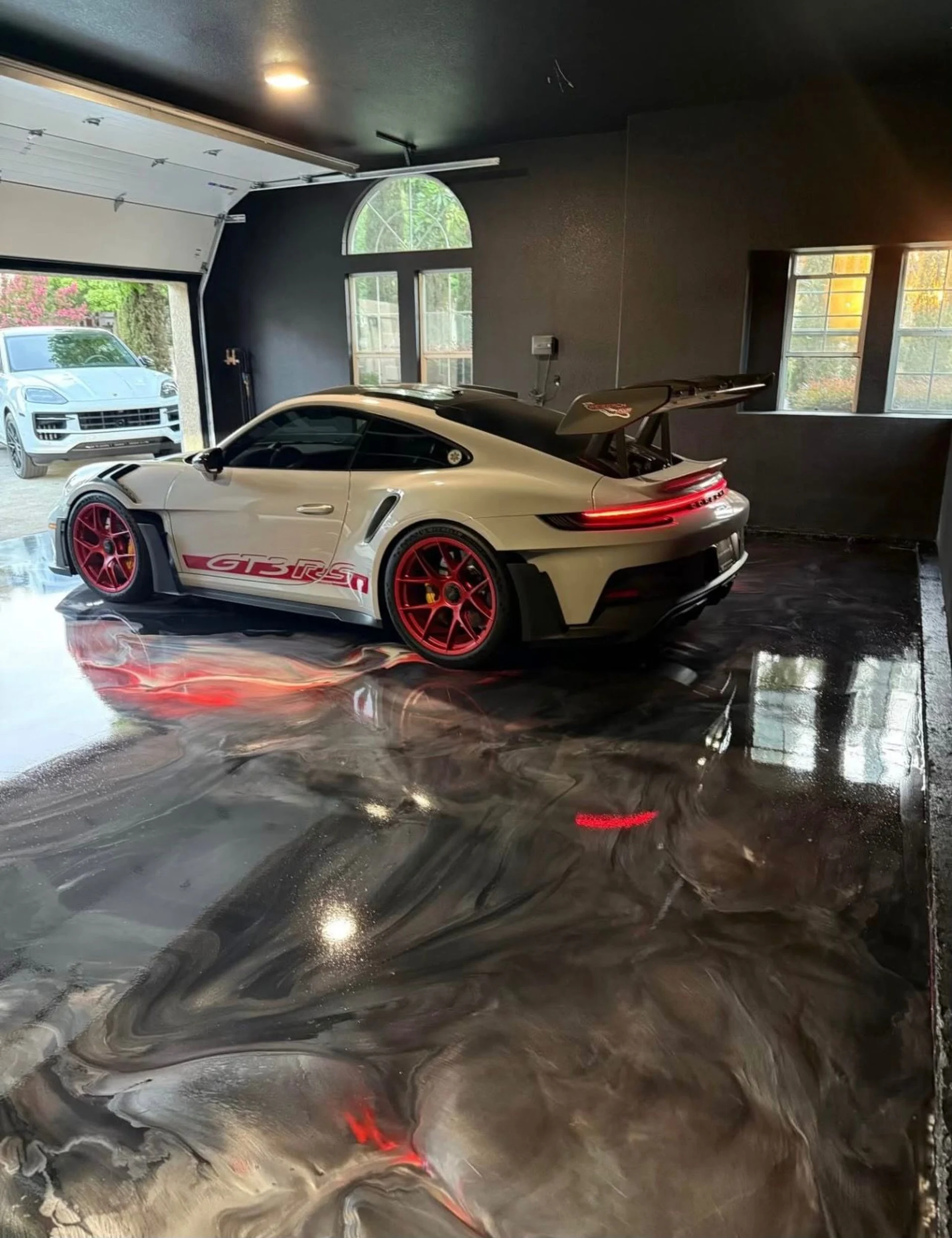 mph003_3236458891_Used_2025_Porsche_911_GT_3_RS_1756833090_ceefa5bf75