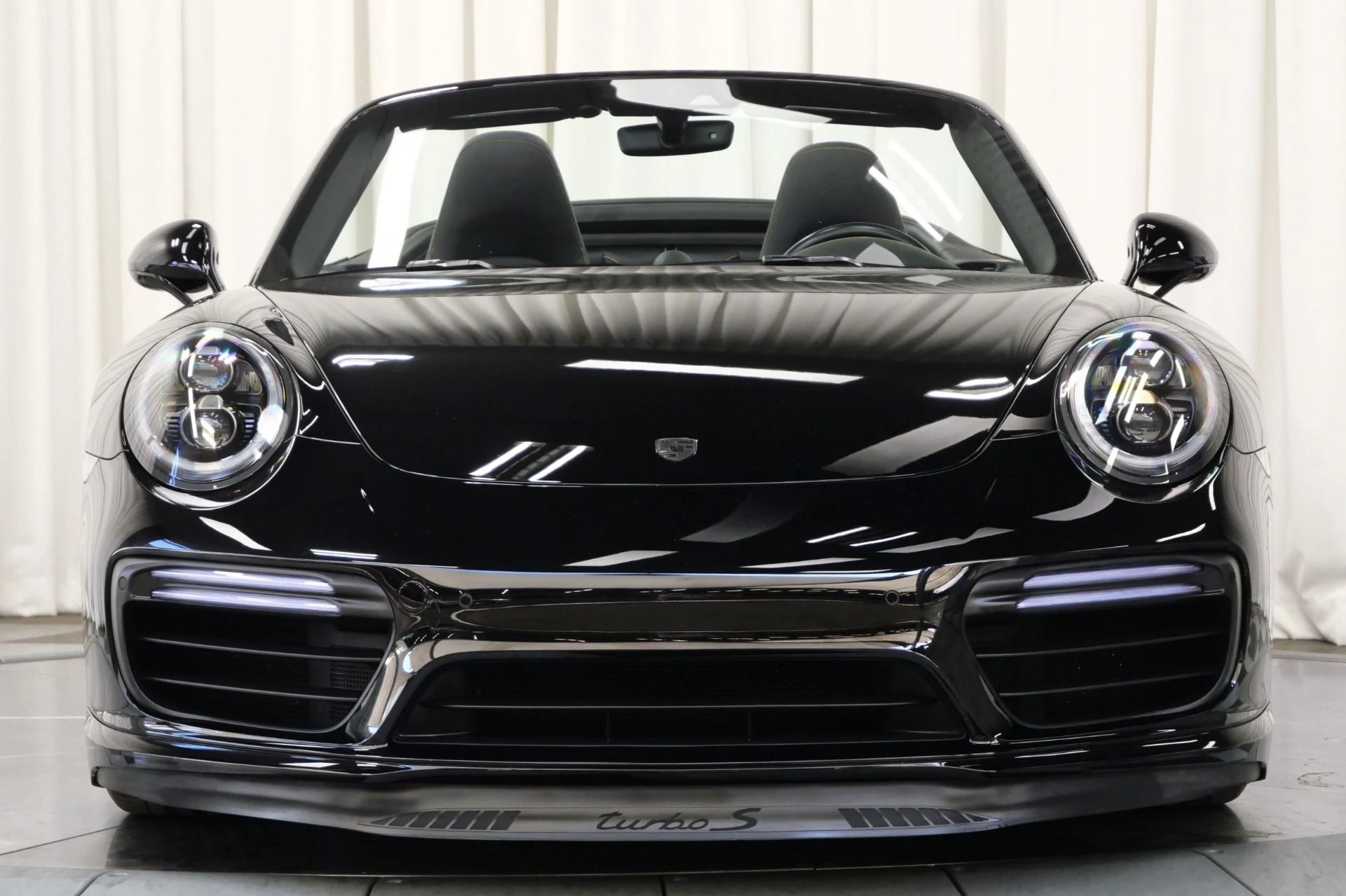 mph003_3238062351_Used_2019_Porsche_911_Turbo_S_Cabriolet_1756135575_748bc48c07