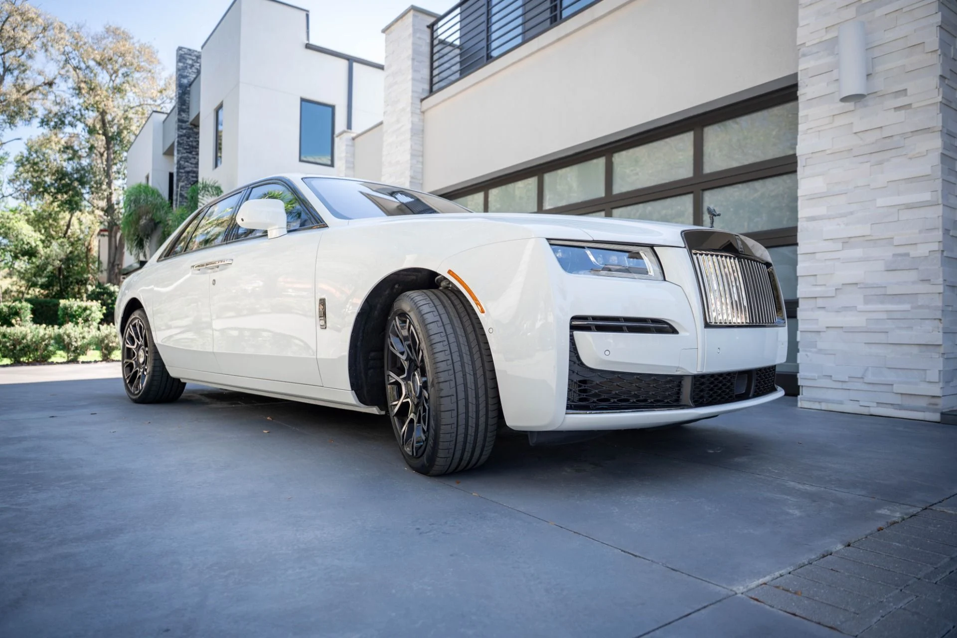 mph003_3251044603_Used_2022_Rolls_Royce_Black_Badge_Ghost_1772144712_81ae635803