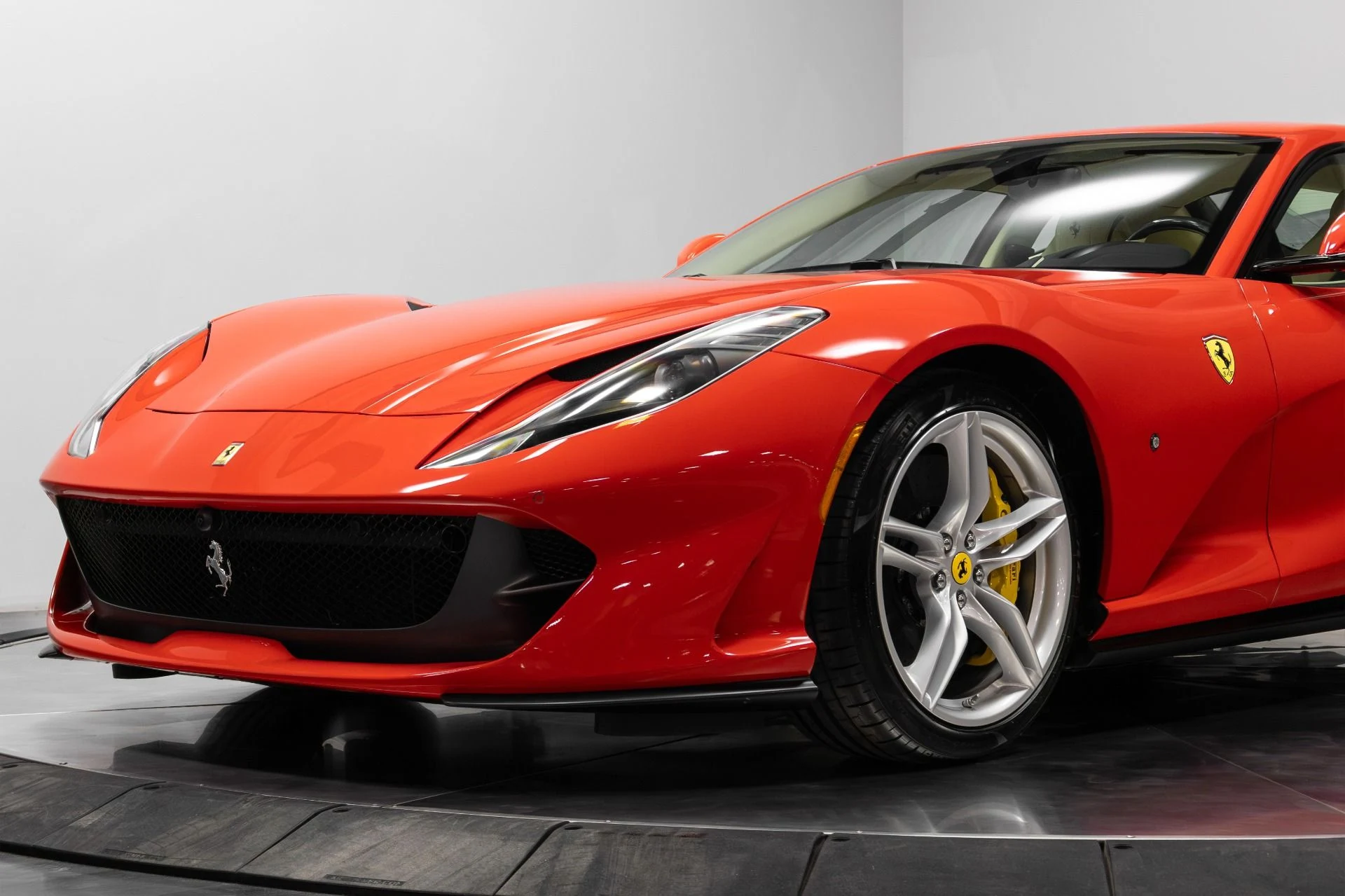 mph003_3257794712_Used_2018_Ferrari_812_Superfast_1763480061_f1f3711d55