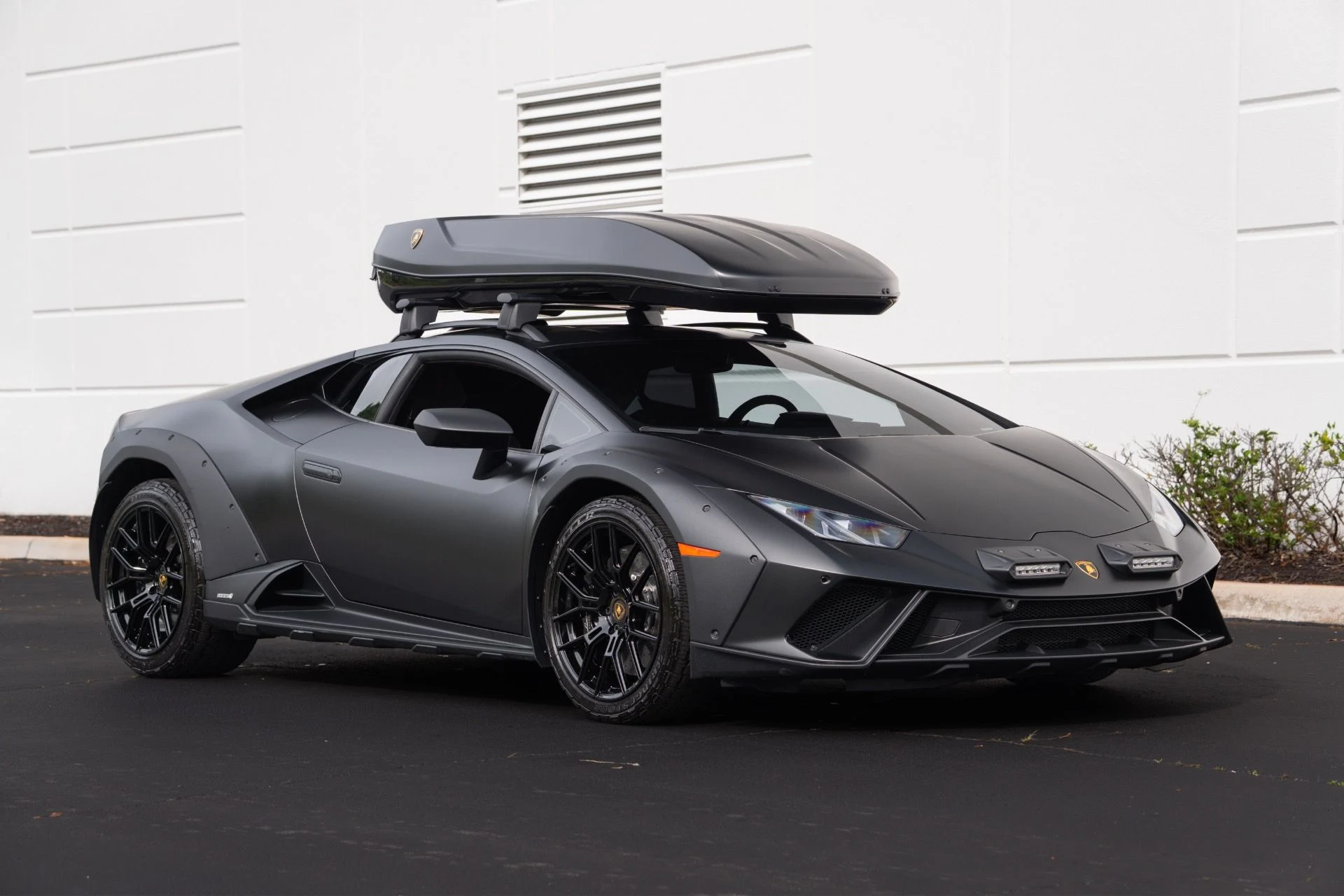 mph003_3258386777_Used_2024_Lamborghini_Huracan_Sterrato_1775279061_c6f068098f