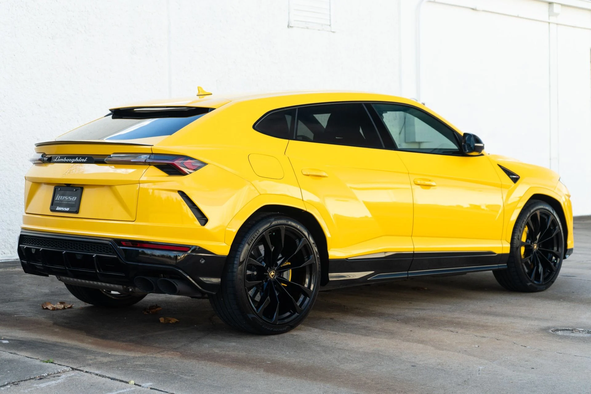 mph003_3274045894_Used_2021_Lamborghini_Urus_1770744627_216b043e1a