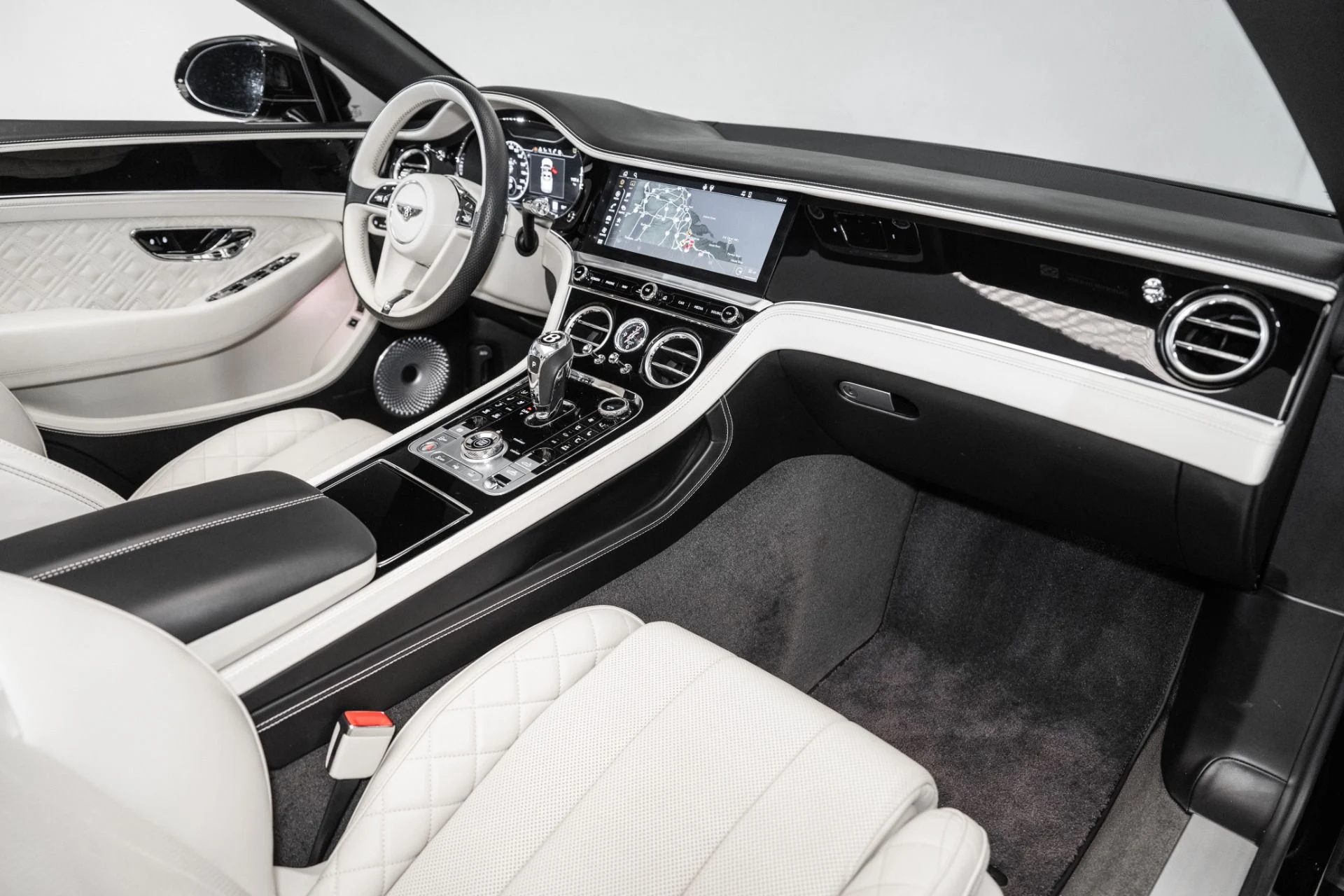 mph003_3279635381_Used_2020_Bentley_Continental_GTC_V8_1739205843_6af903f55f
