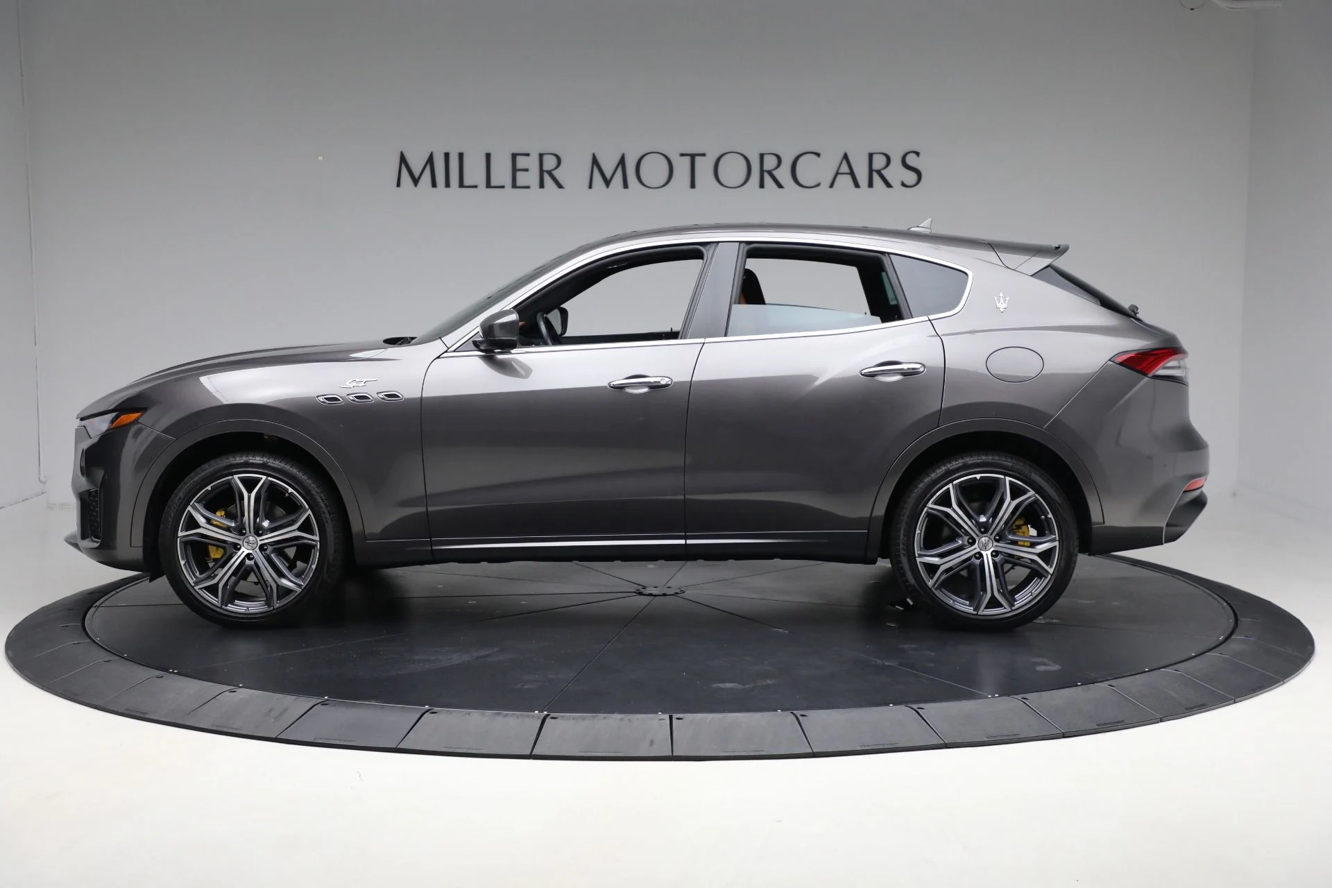 mph003_328762719_Used_2022_Maserati_Levante_GT_2b7ab301a2
