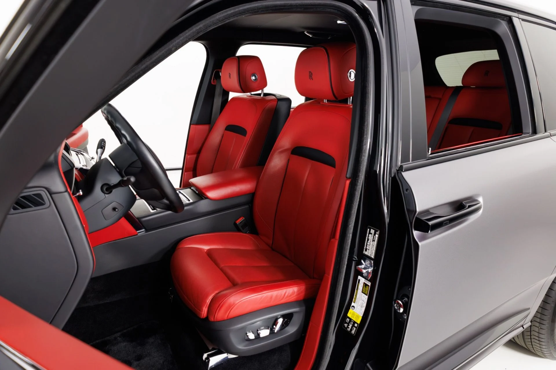 mph003_3297523574_Used_2022_Rolls_Royce_Cullinan_1775845373_a598ad7b1d