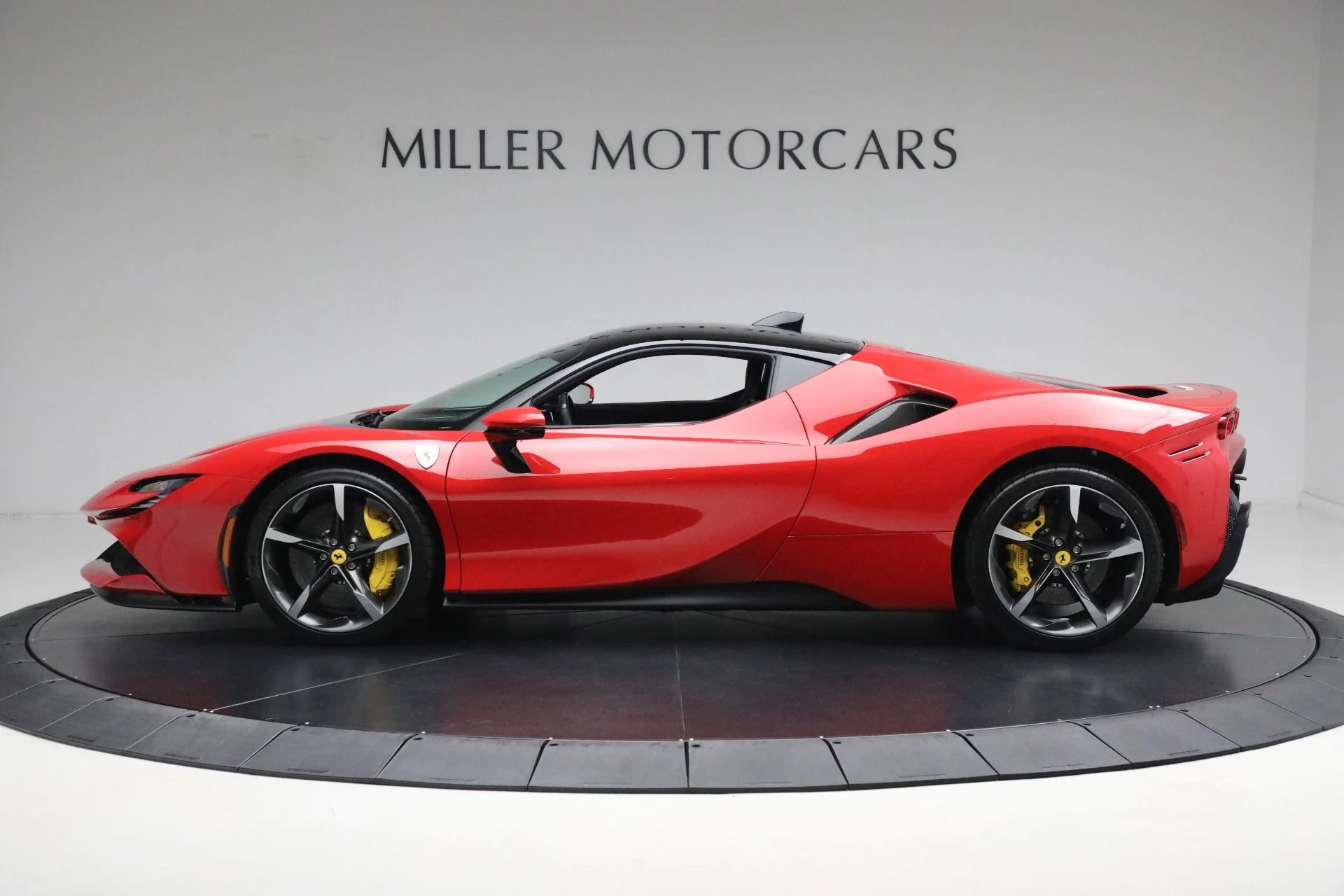 mph003_3315686618_Used_2023_Ferrari_SF_90_Stradale_4b7364ec8a