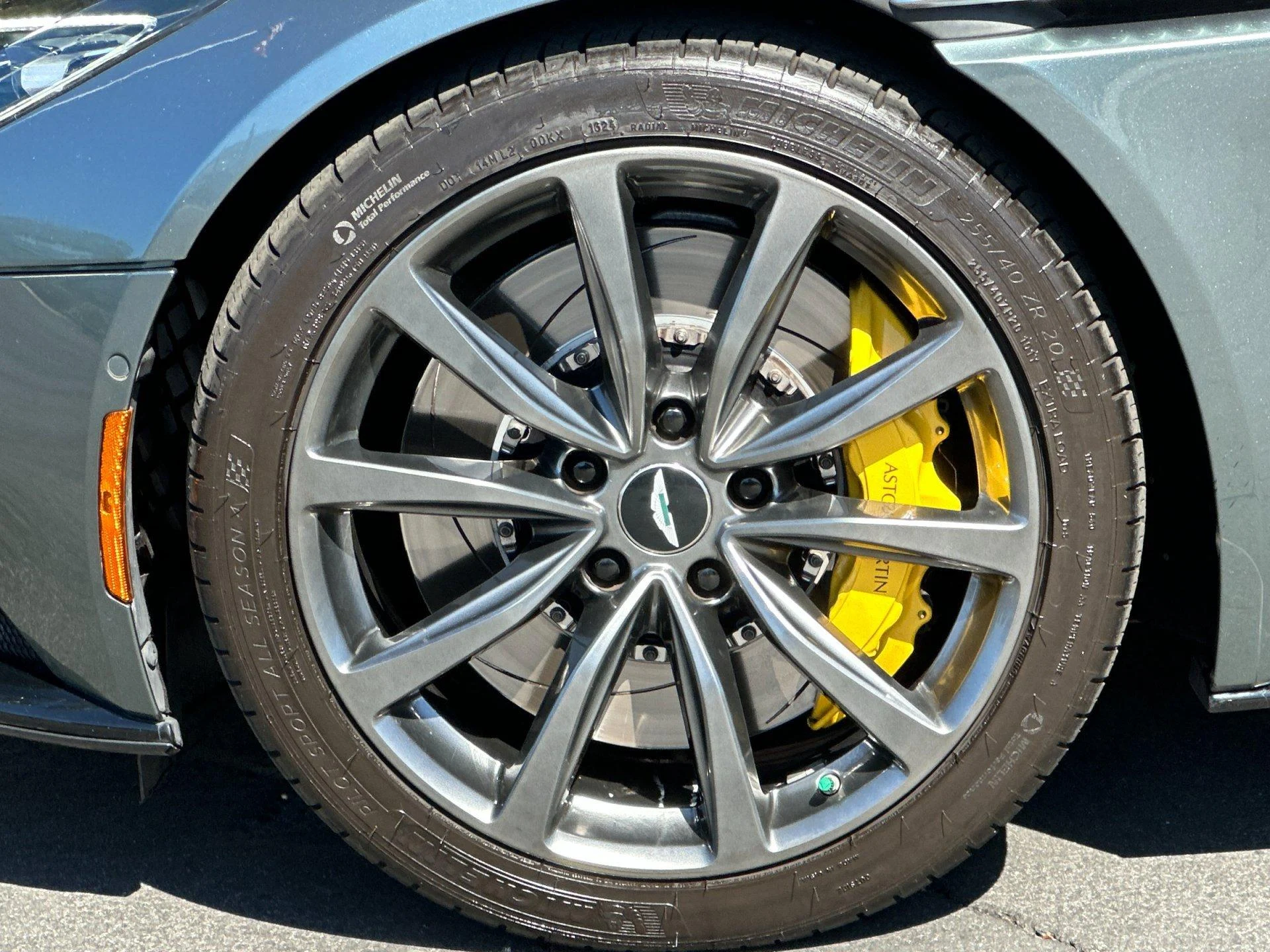 mph003_331721837_Used_2019_Aston_Martin_DB_11_Volante_1790909265_f16d7ca790