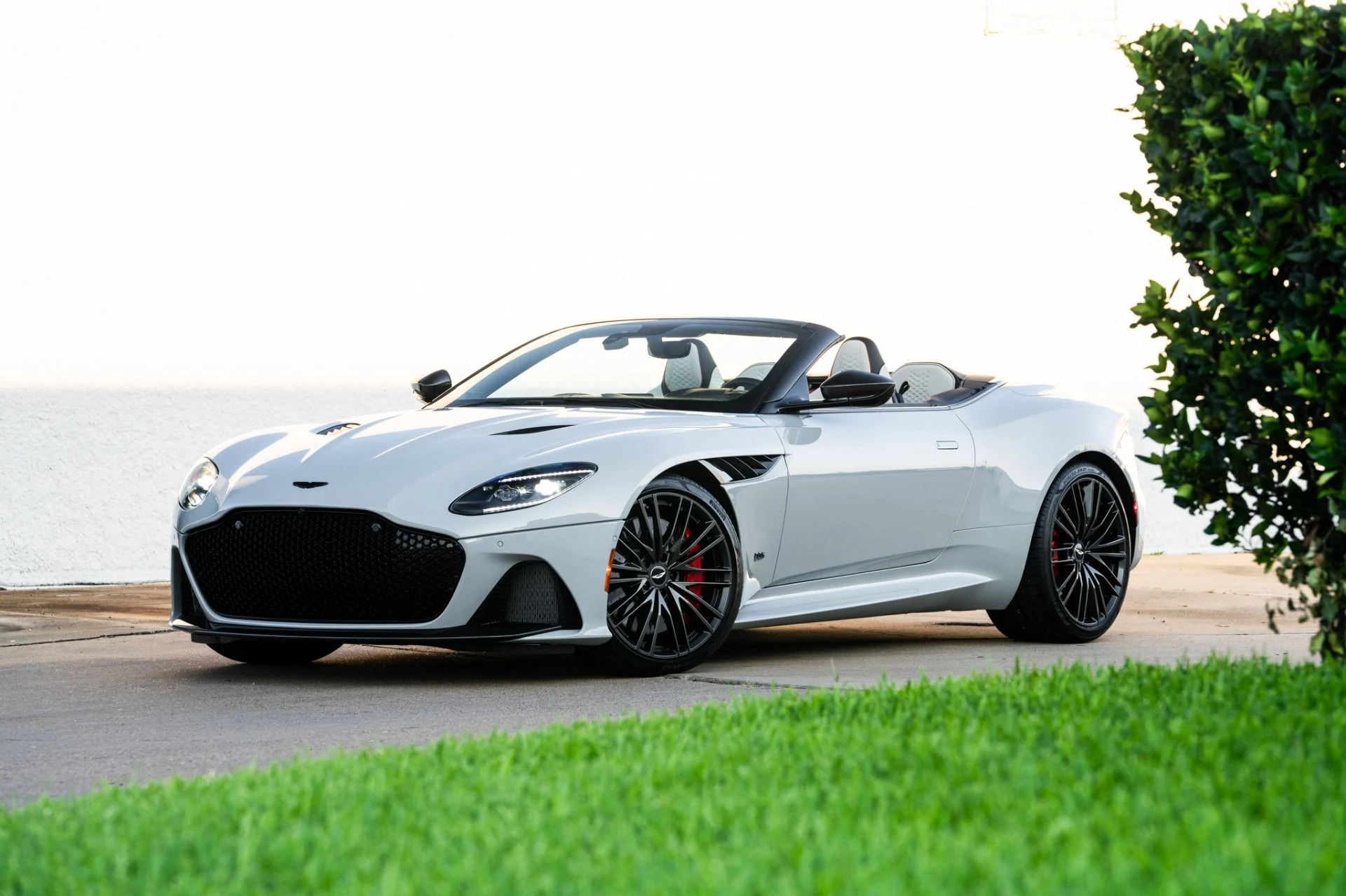 mph003_3320714062_Used_2023_Aston_Martin_DBS_Volante_1756217476_0eb4211cde