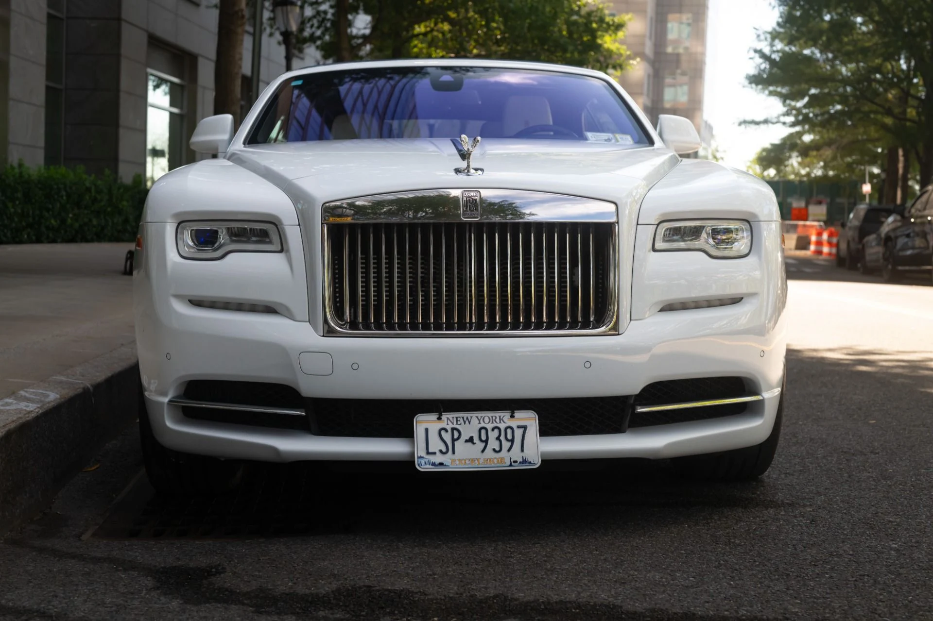 mph003_3323799835_Used_2018_Rolls_Royce_Dawn_1793292537_75c970b57d