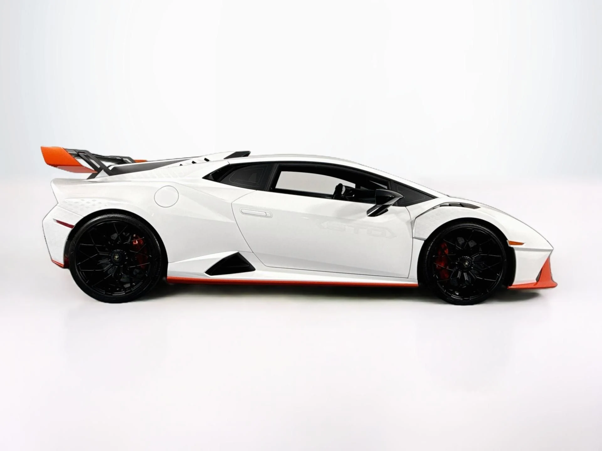 mph003_3331143811_Used_2022_Lamborghini_Huracan_STO_1789147568_7bb9a454ff