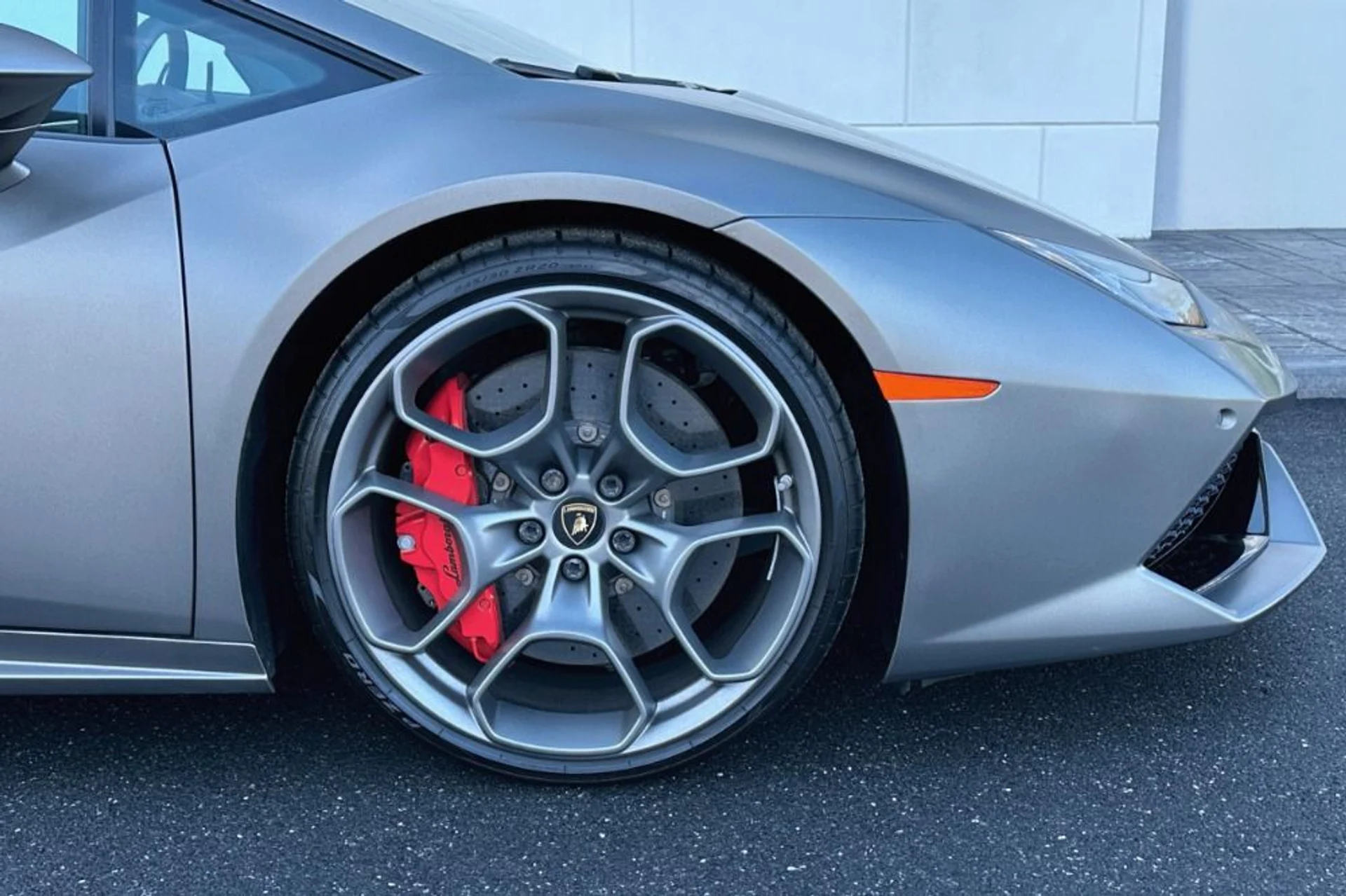 mph003_3337932873_Used_2015_Lamborghini_Huracan_LP_610_4_1767011608_4766320573