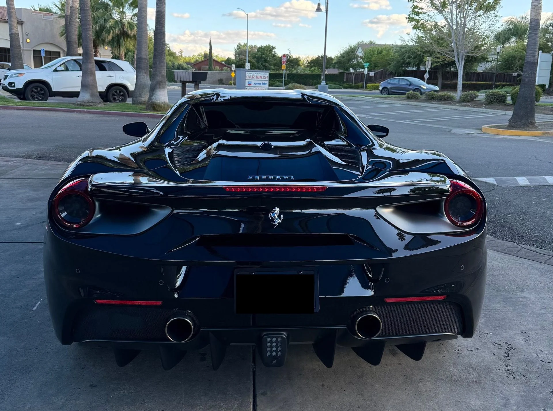 mph003_3342657372_Used_2018_Ferrari_488_Spider_1776269551_f0ac1eb554