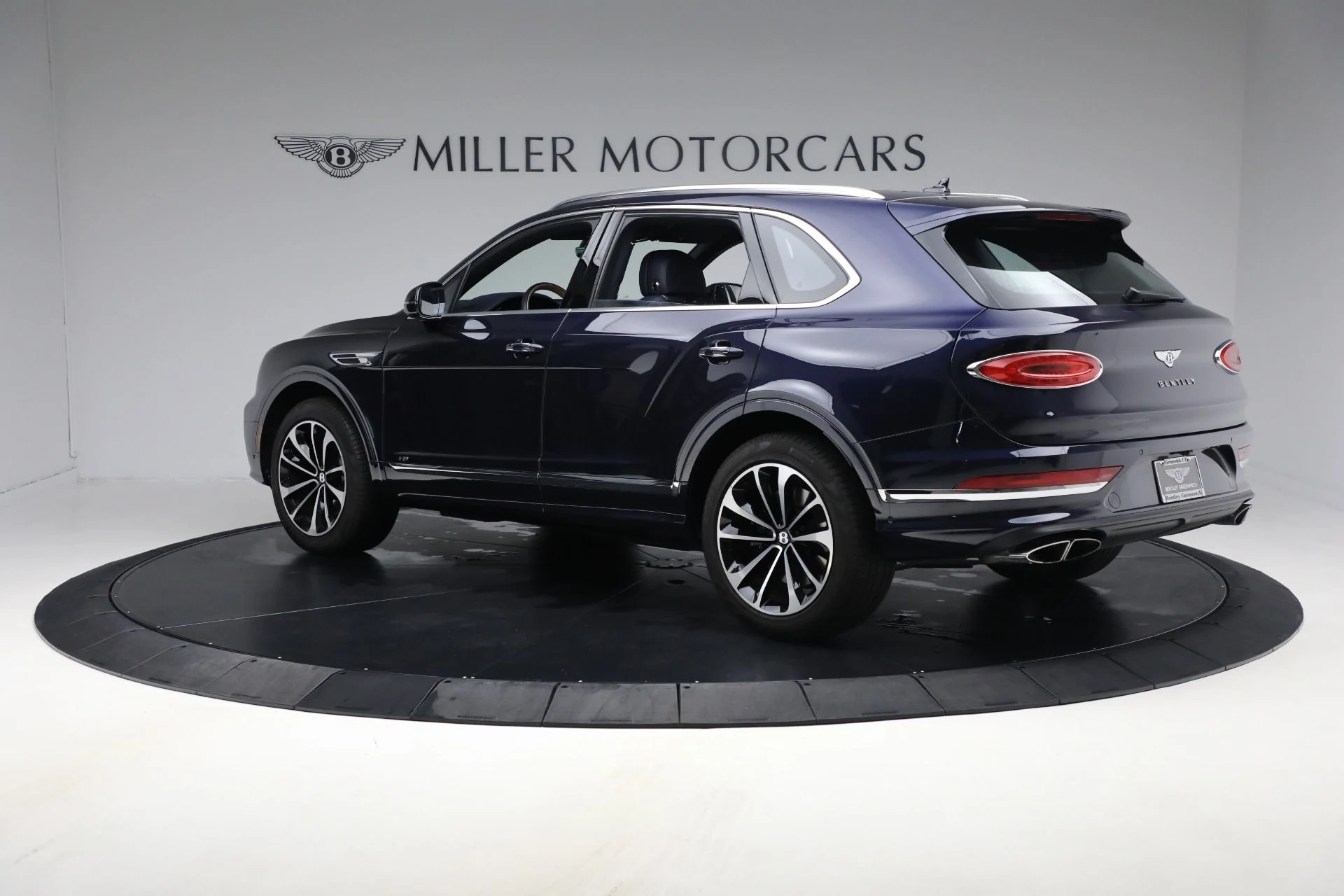 mph003_3362691714_Used_2022_Bentley_Bentayga_V8_13580bf23c