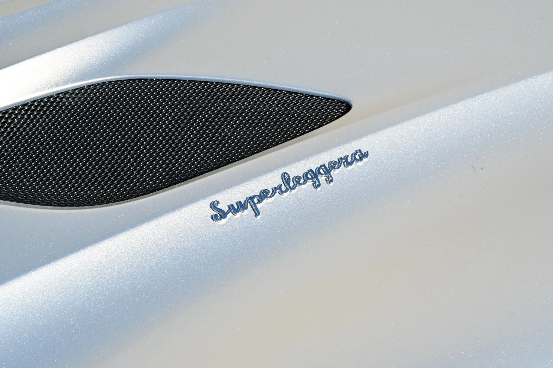 mph003_3364221523_Used_2020_Aston_Martin_DBS_Superleggera_1708981893_ab9b736930
