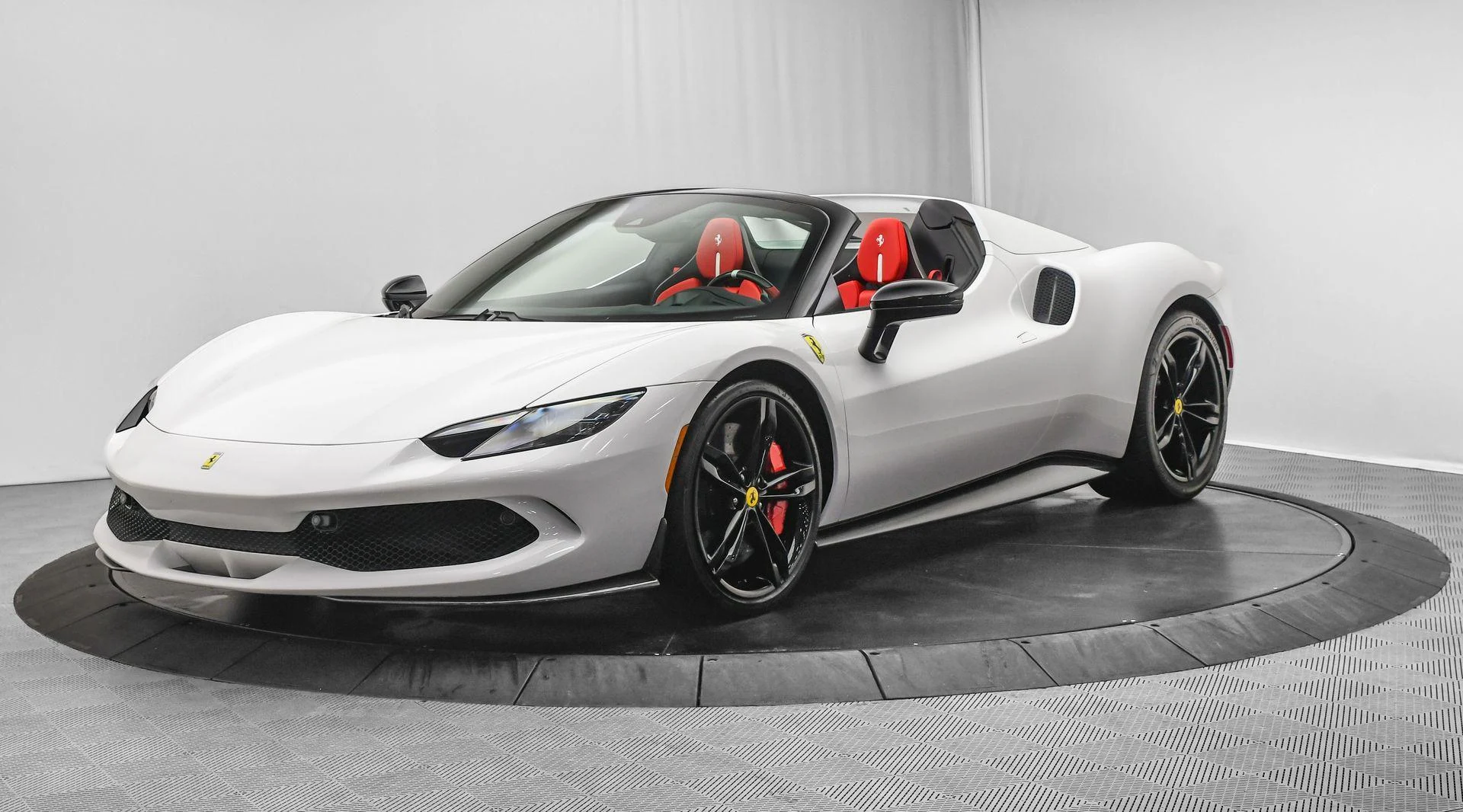 mph003_3365906258_Used_2025_Ferrari_296_GTS_CONV_1757451300_1cf4030e06