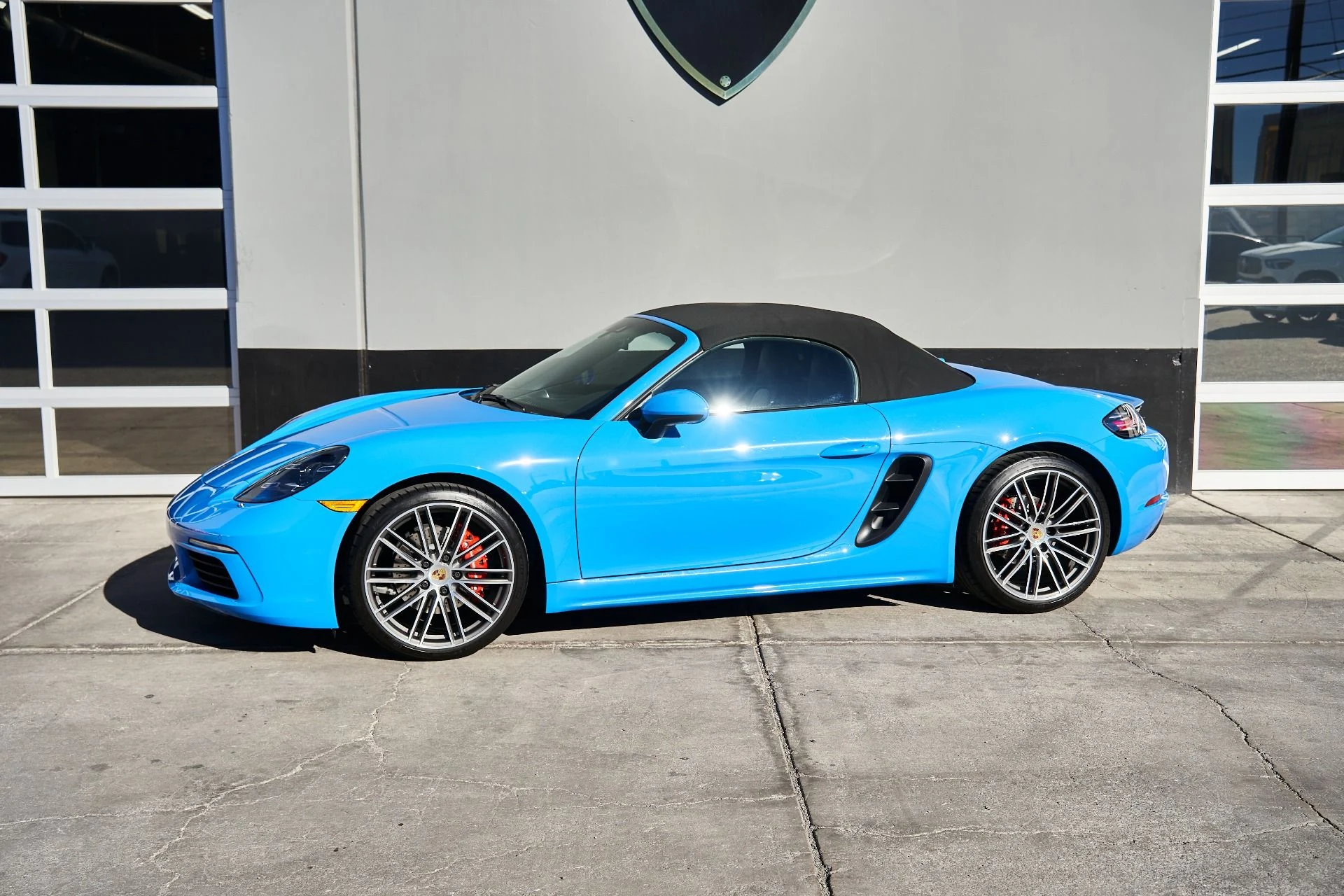 mph003_3367342852_Used_2022_Porsche_718_Boxster_S_1706642214_d77c5d5397