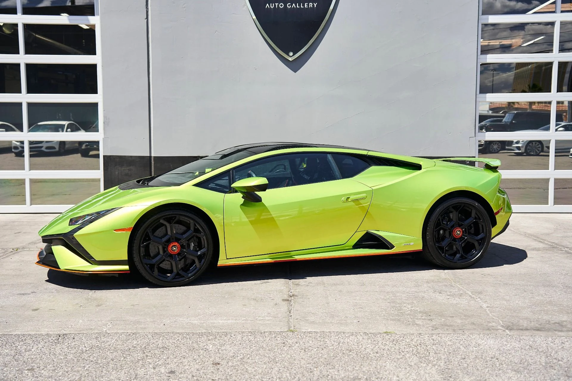 mph003_3378898873_Used_2023_Lamborghini_Huracan_Tecnica_Base_1715640571_323703a8f7